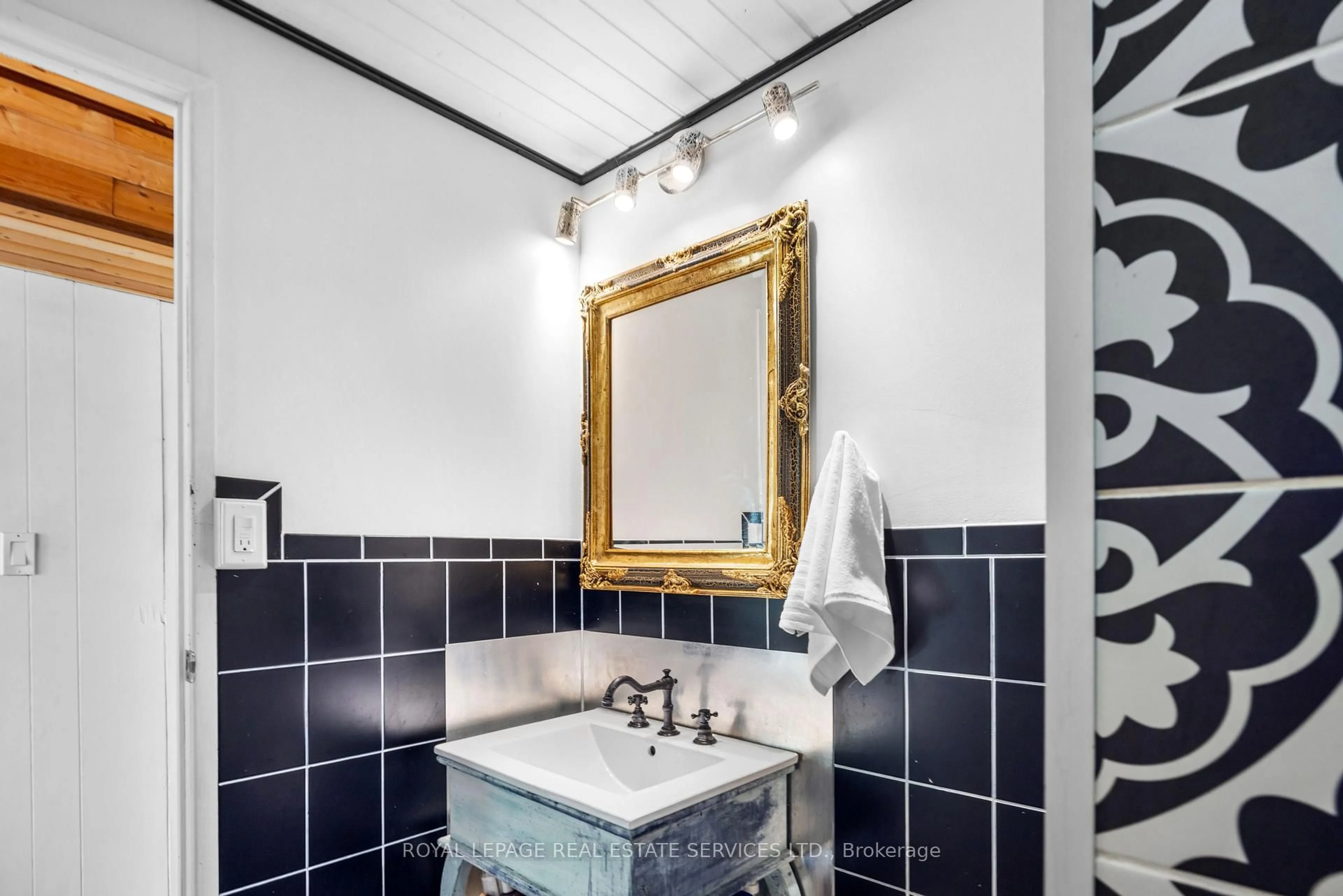 Standard bathroom, ceramic/tile floor for 19 Terryellen Cres, Toronto Ontario M9C 1H6