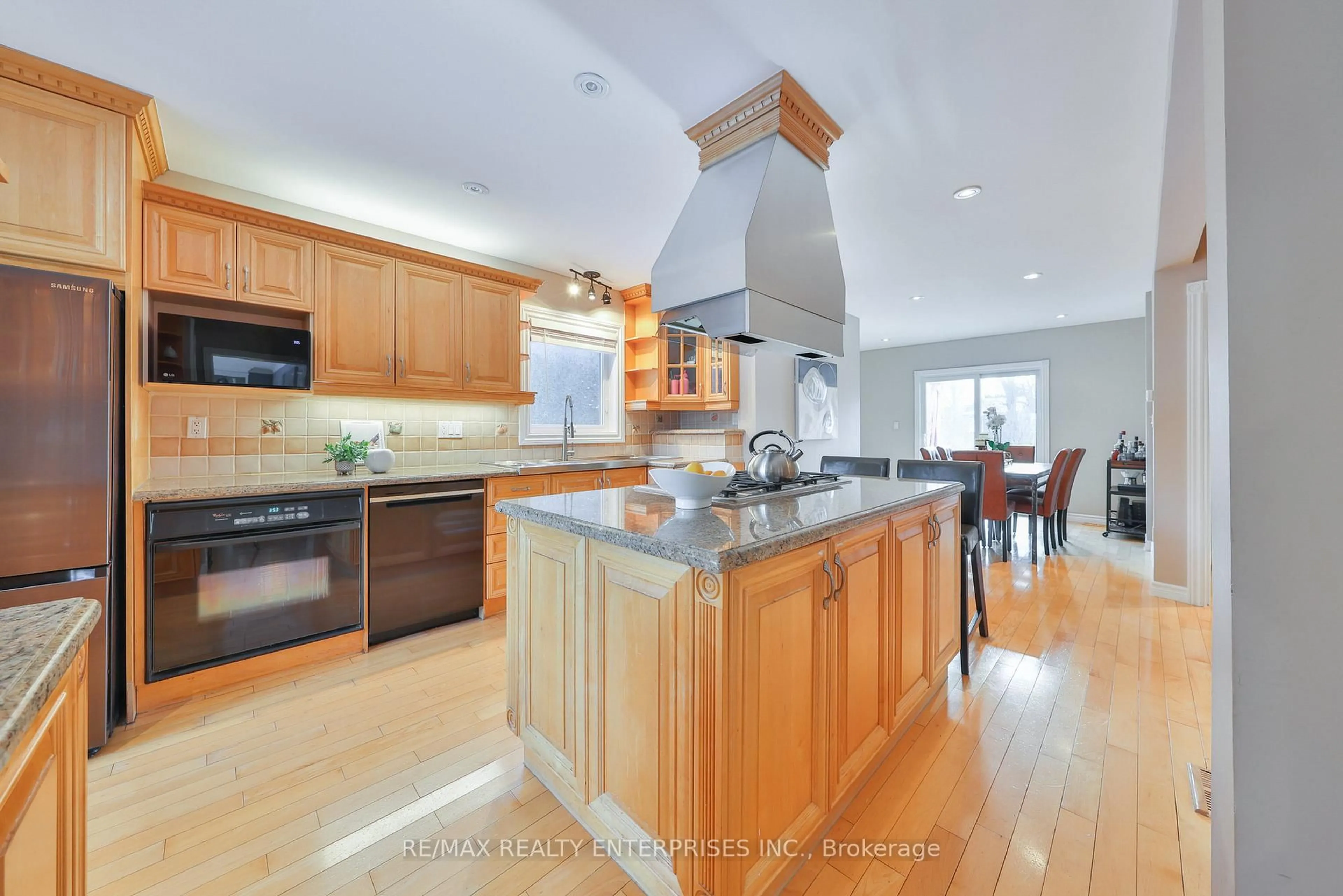 Open concept kitchen, unknown for 1472 Myron Dr, Mississauga Ontario L5E 2N6