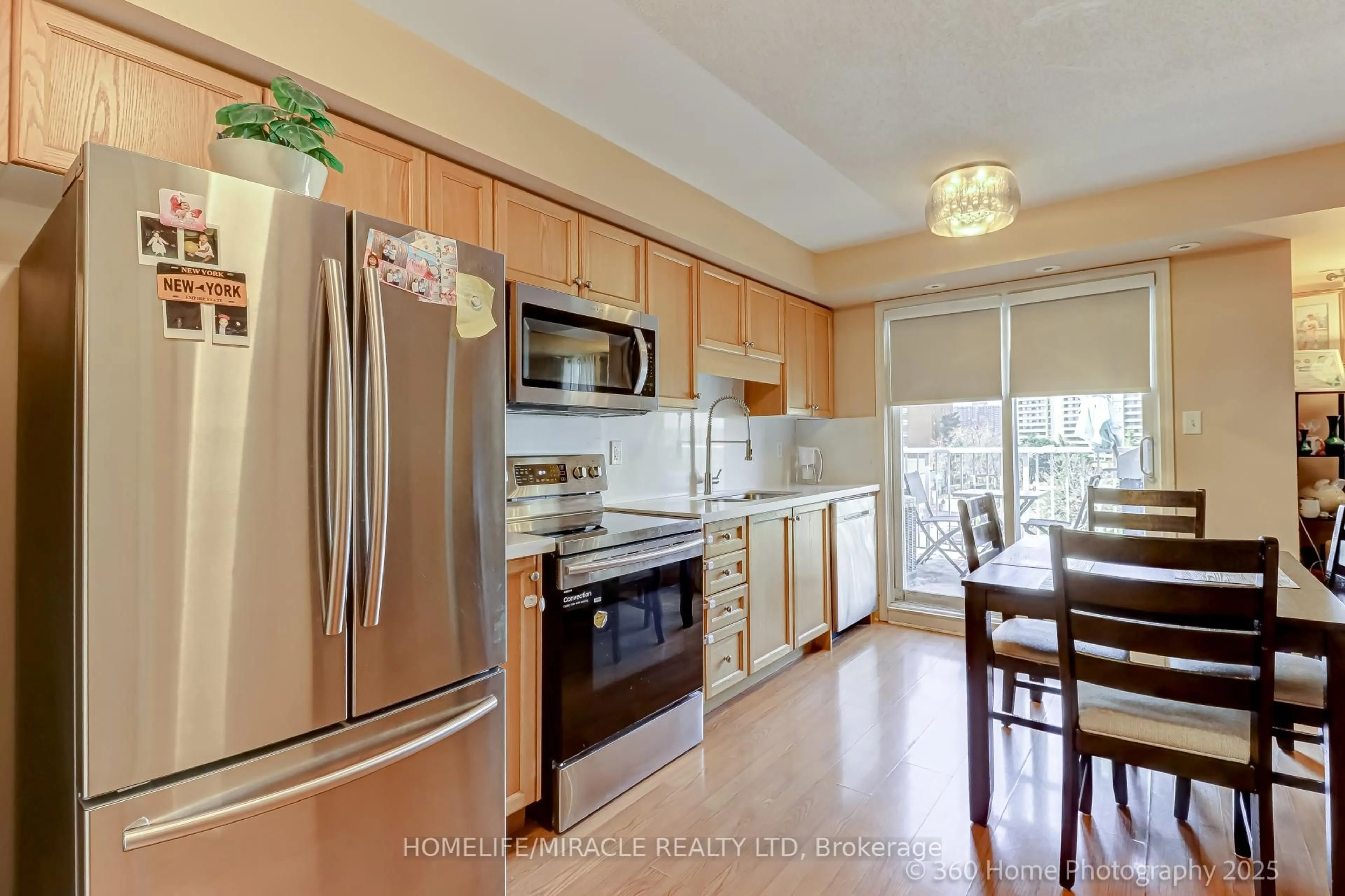 Open concept kitchen, unknown for 37 Four Winds Dr #8, Toronto Ontario M3J 1K7