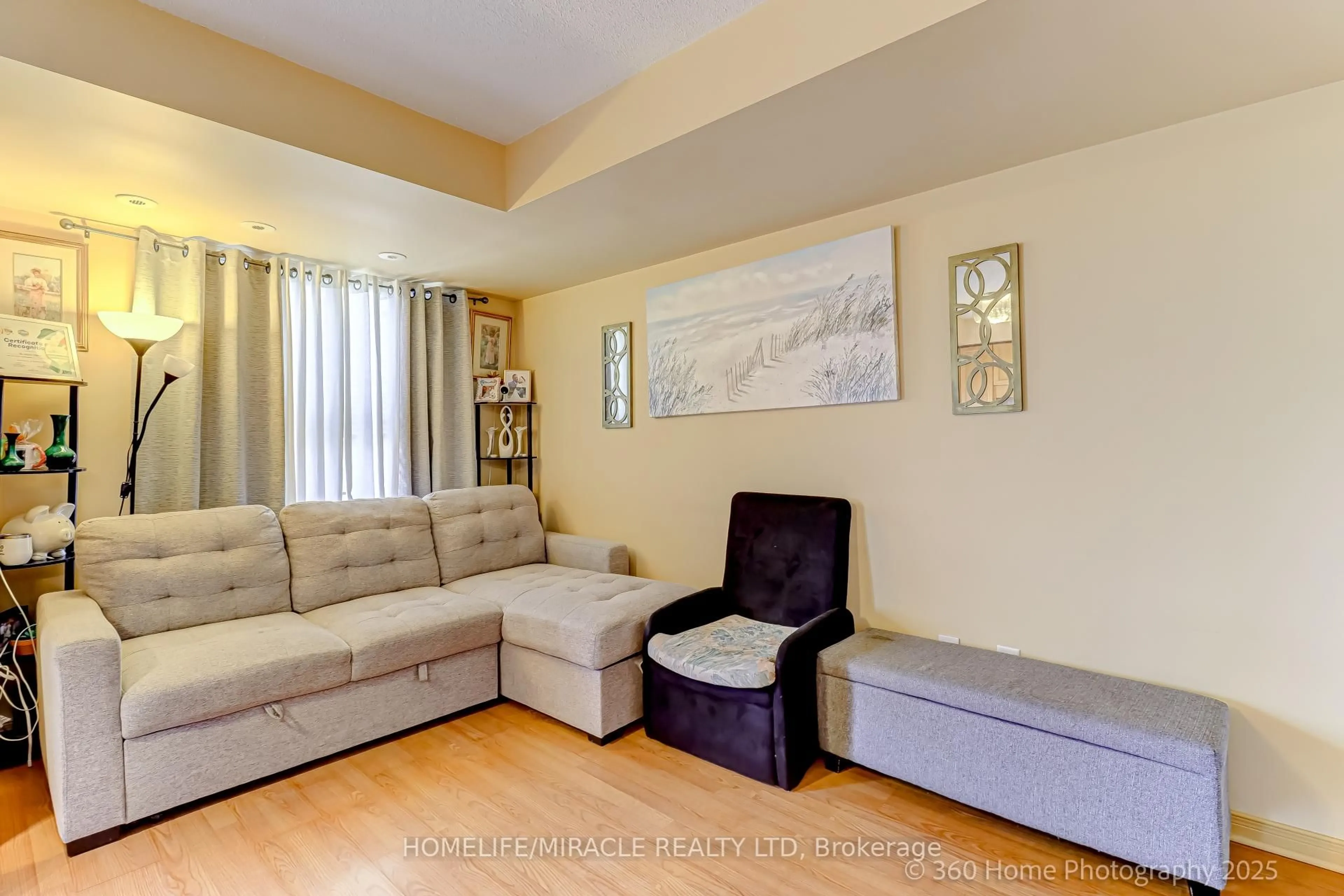 Living room with furniture, unknown for 37 Four Winds Dr #8, Toronto Ontario M3J 1K7