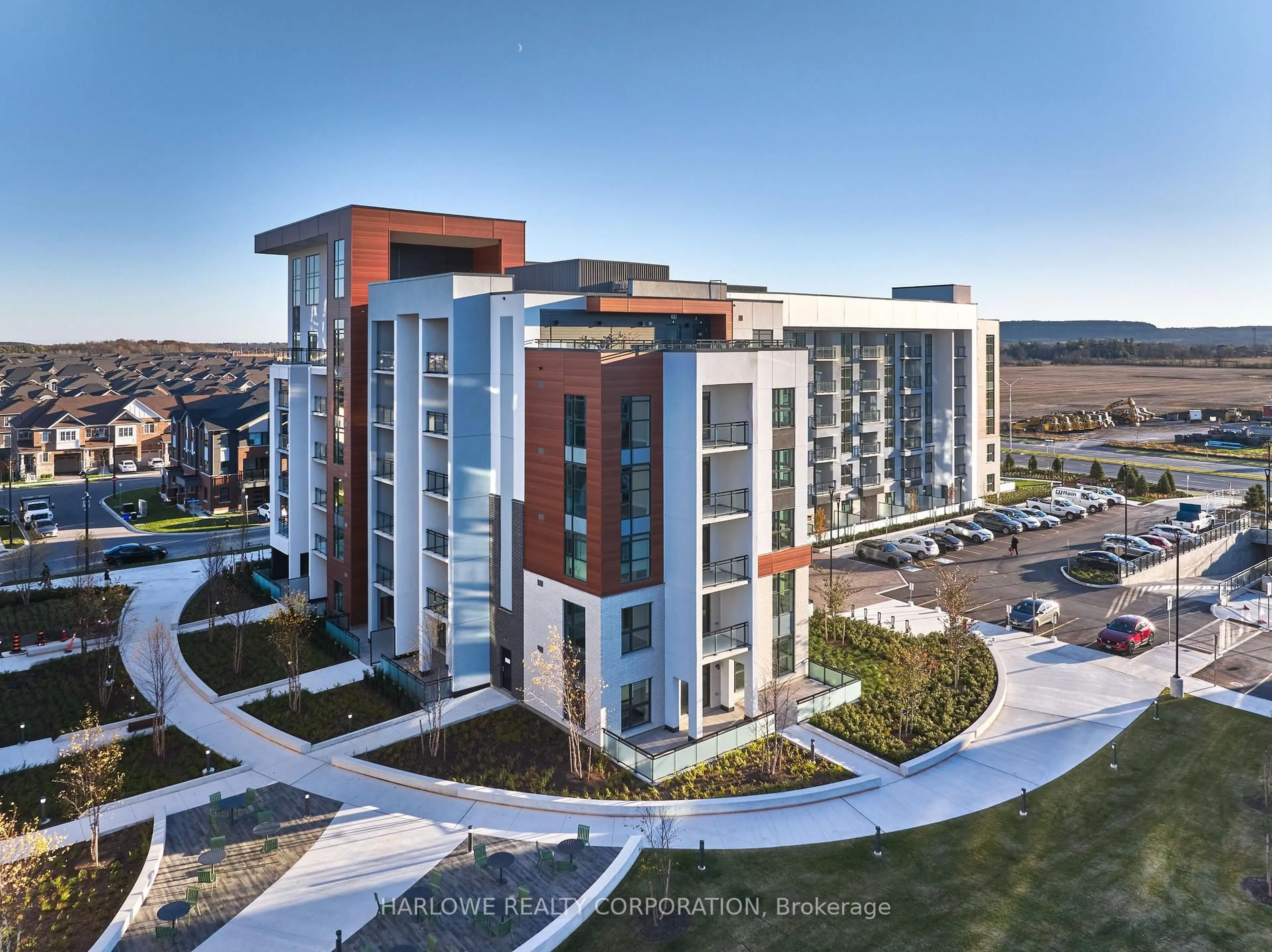 A pic from outside/outdoor area/front of a property/back of a property/a pic from drone, building for 480 Gordon Krantz Ave #101, Milton Ontario L9E 1Z4