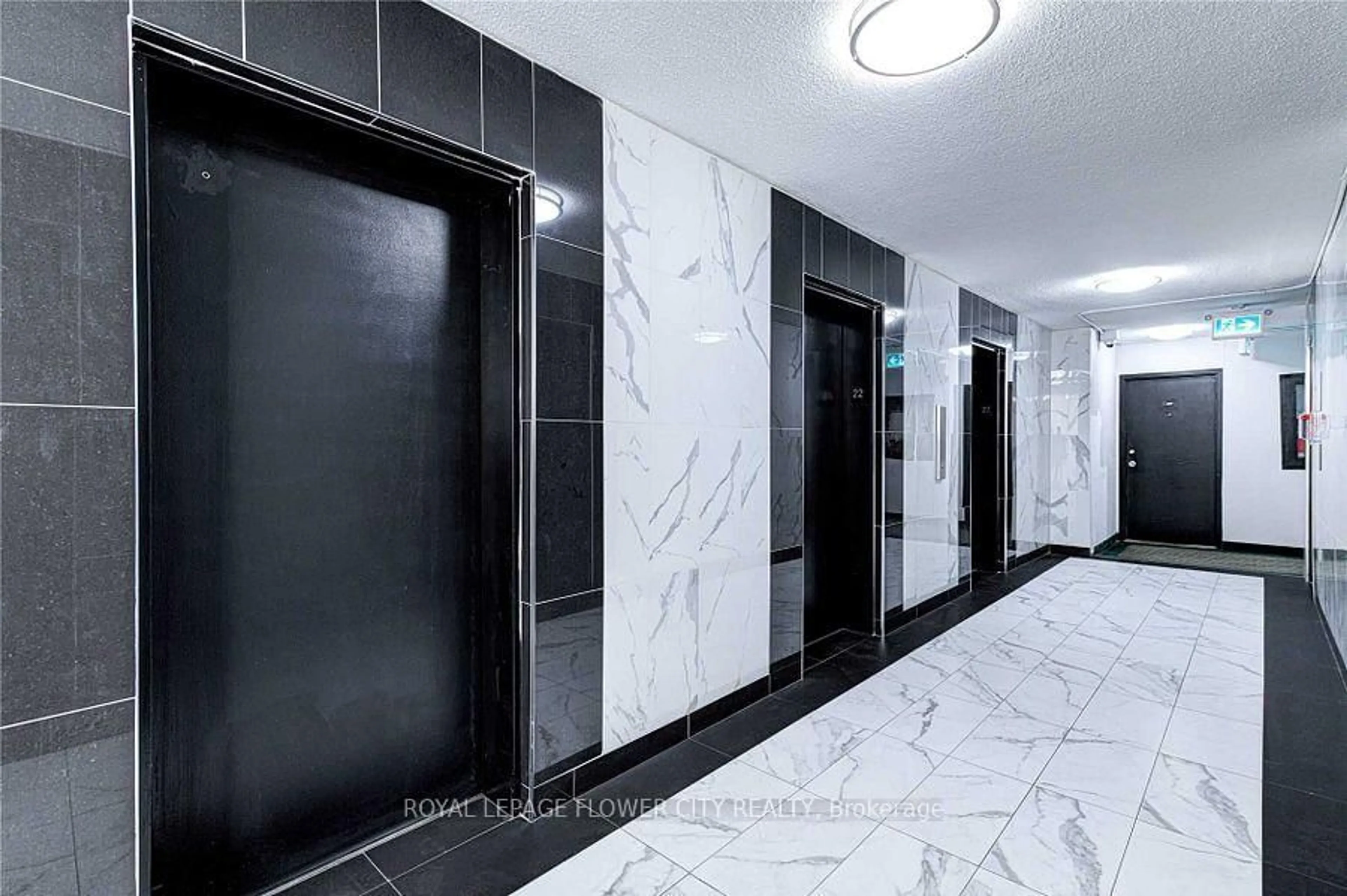 Indoor foyer for 320 Dixon Rd #1106, Toronto Ontario M9R 1S8