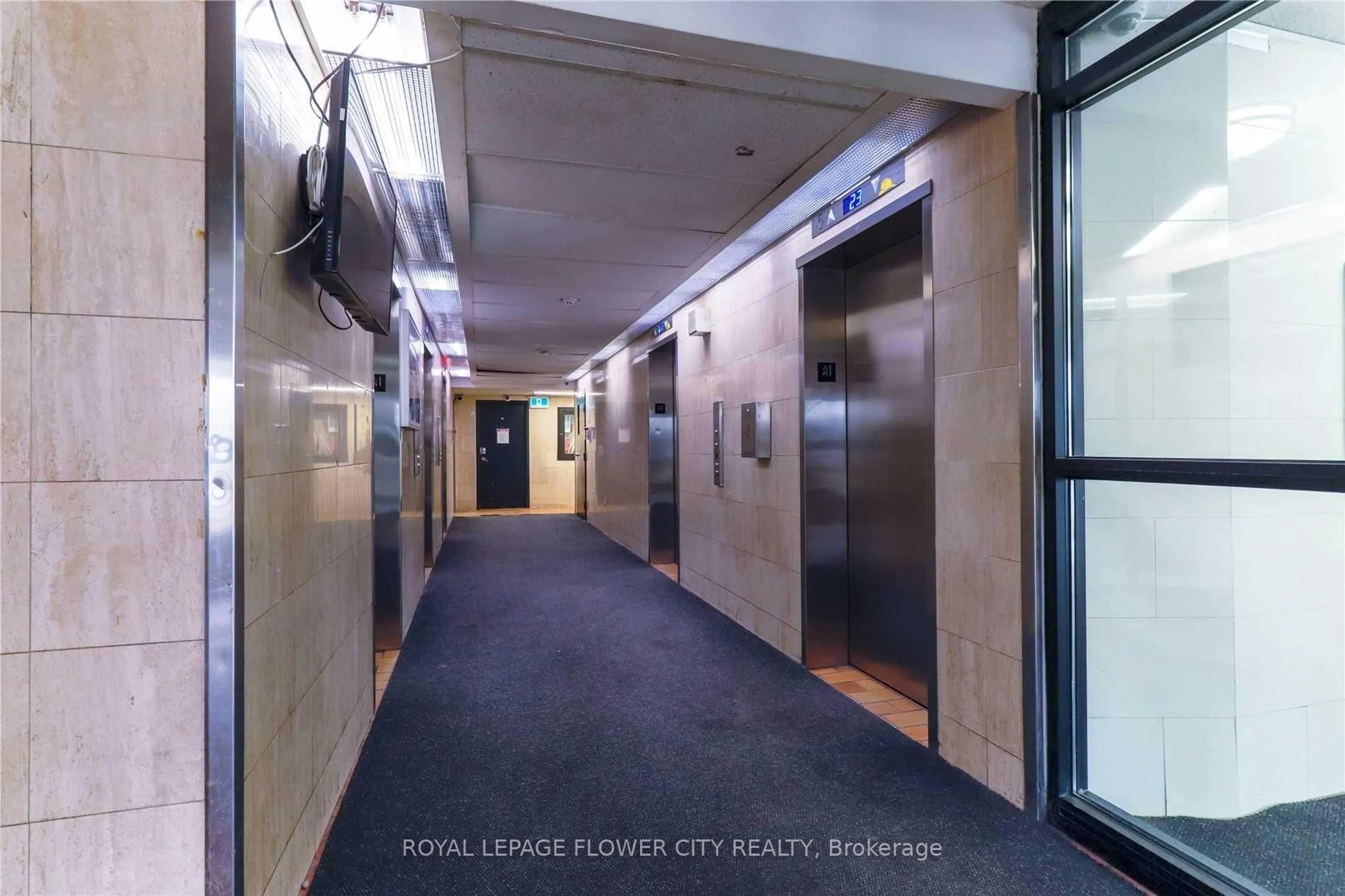 Indoor foyer for 320 Dixon Rd #1106, Toronto Ontario M9R 1S8