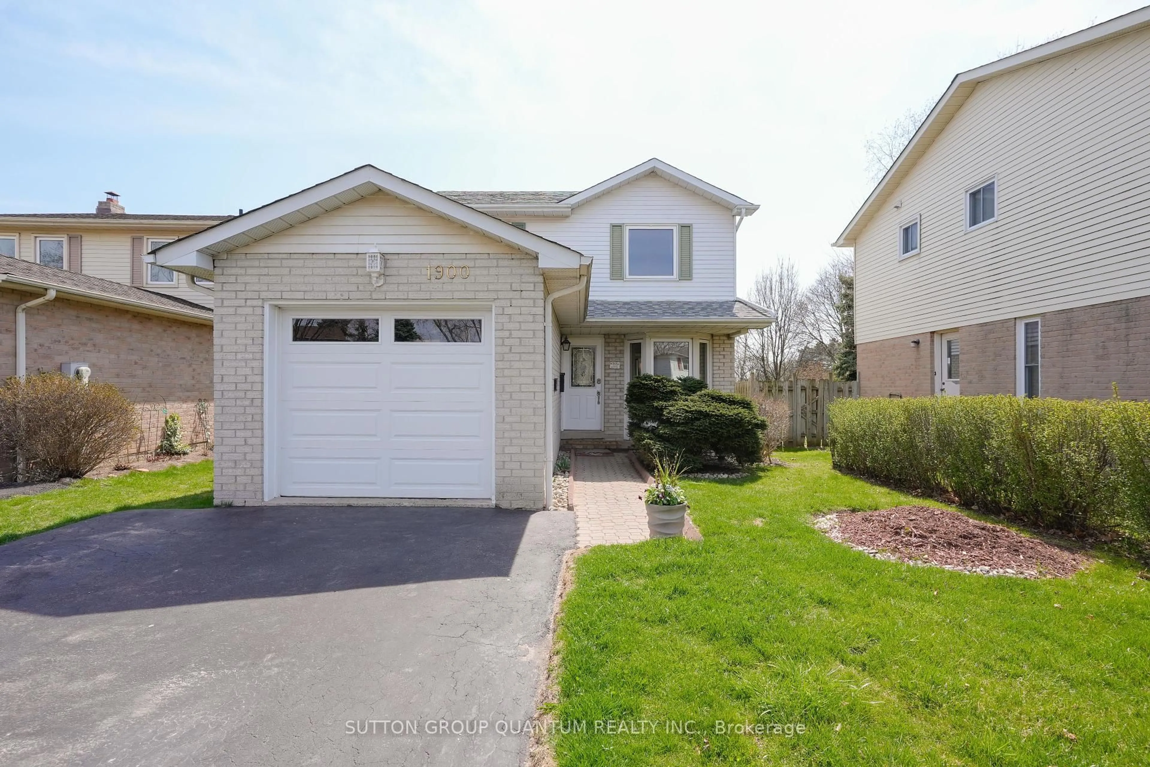 Unknown for 1900 Carrera Crt, Mississauga Ontario L5H 3B2