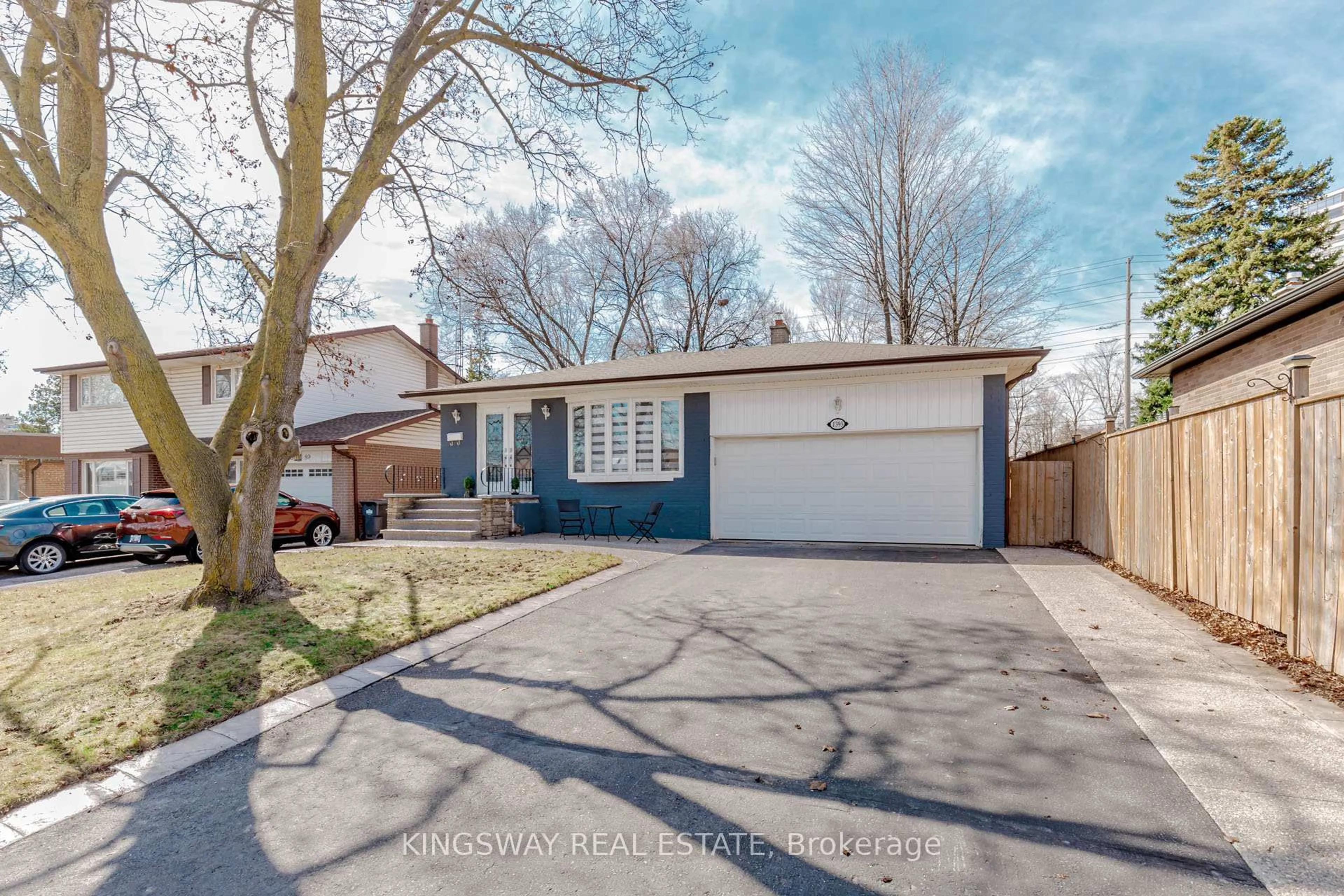 Unknown for 1395 Tyneburn Cres, Mississauga Ontario L4X 1P6