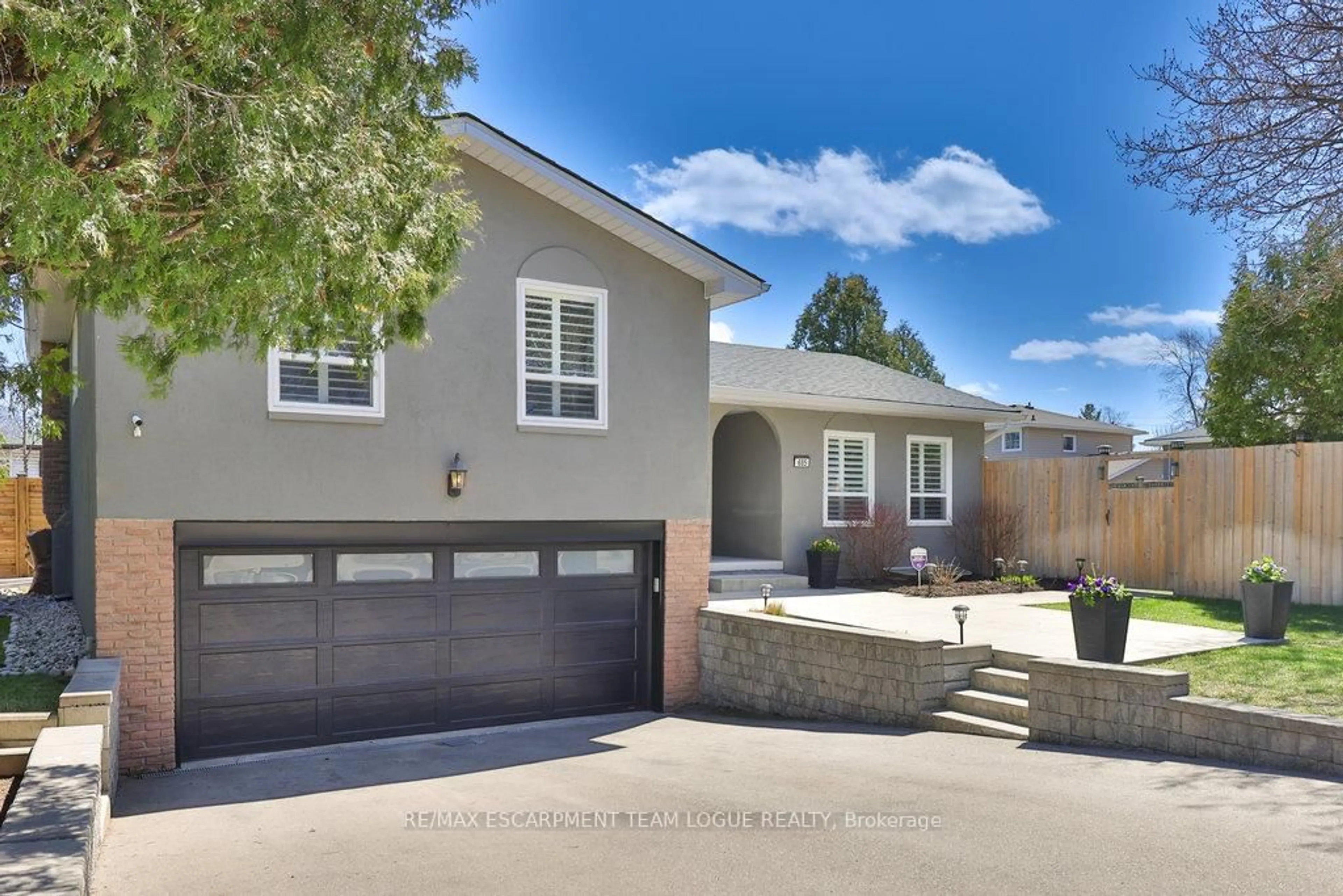 Home with brick exterior material, street for 4144 STONEBRIDGE Cres, Burlington Ontario L7M 4N3