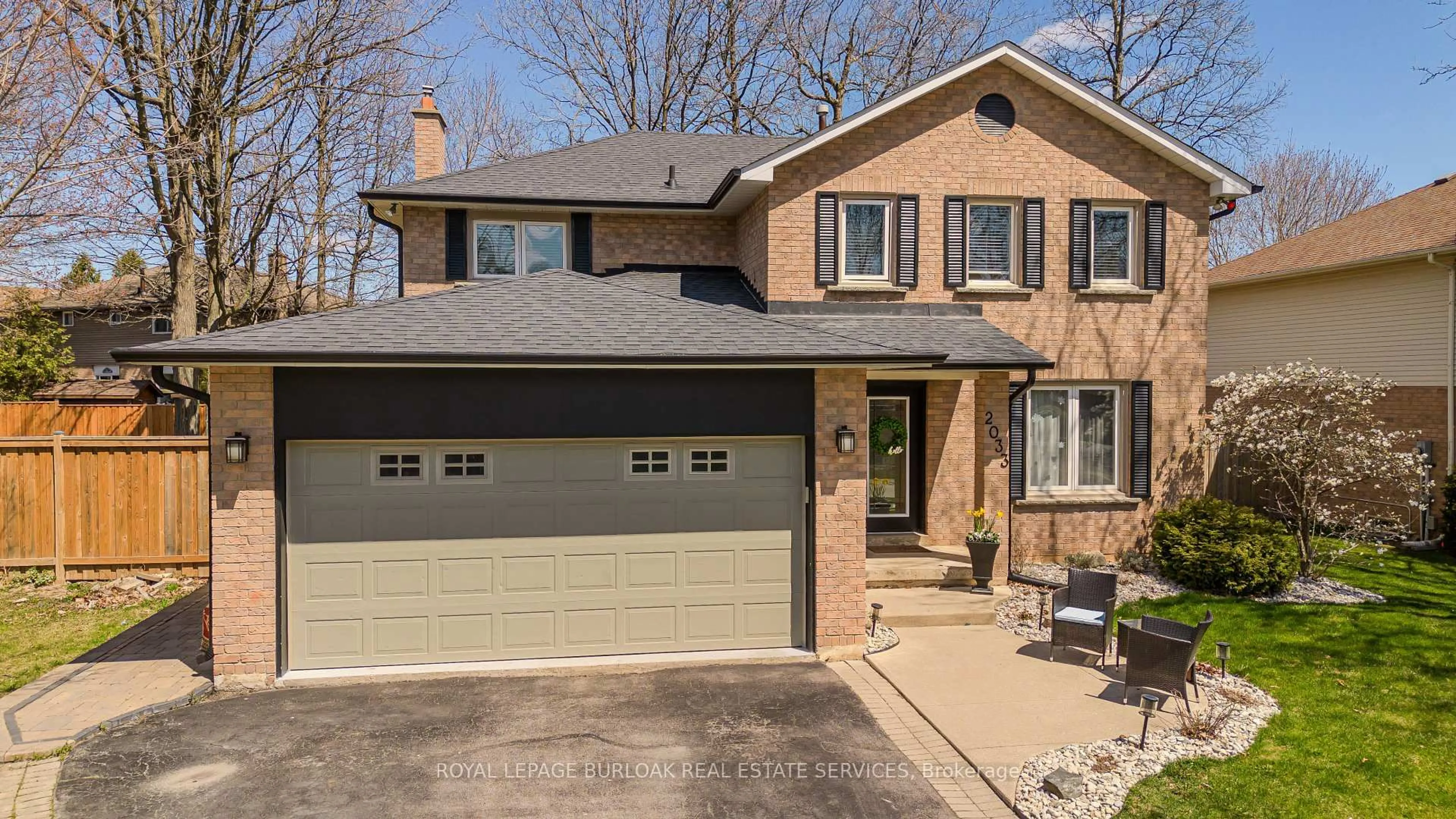 Home with brick exterior material, street for 2033 Headon Forest Dr, Burlington Ontario L7M 2M2