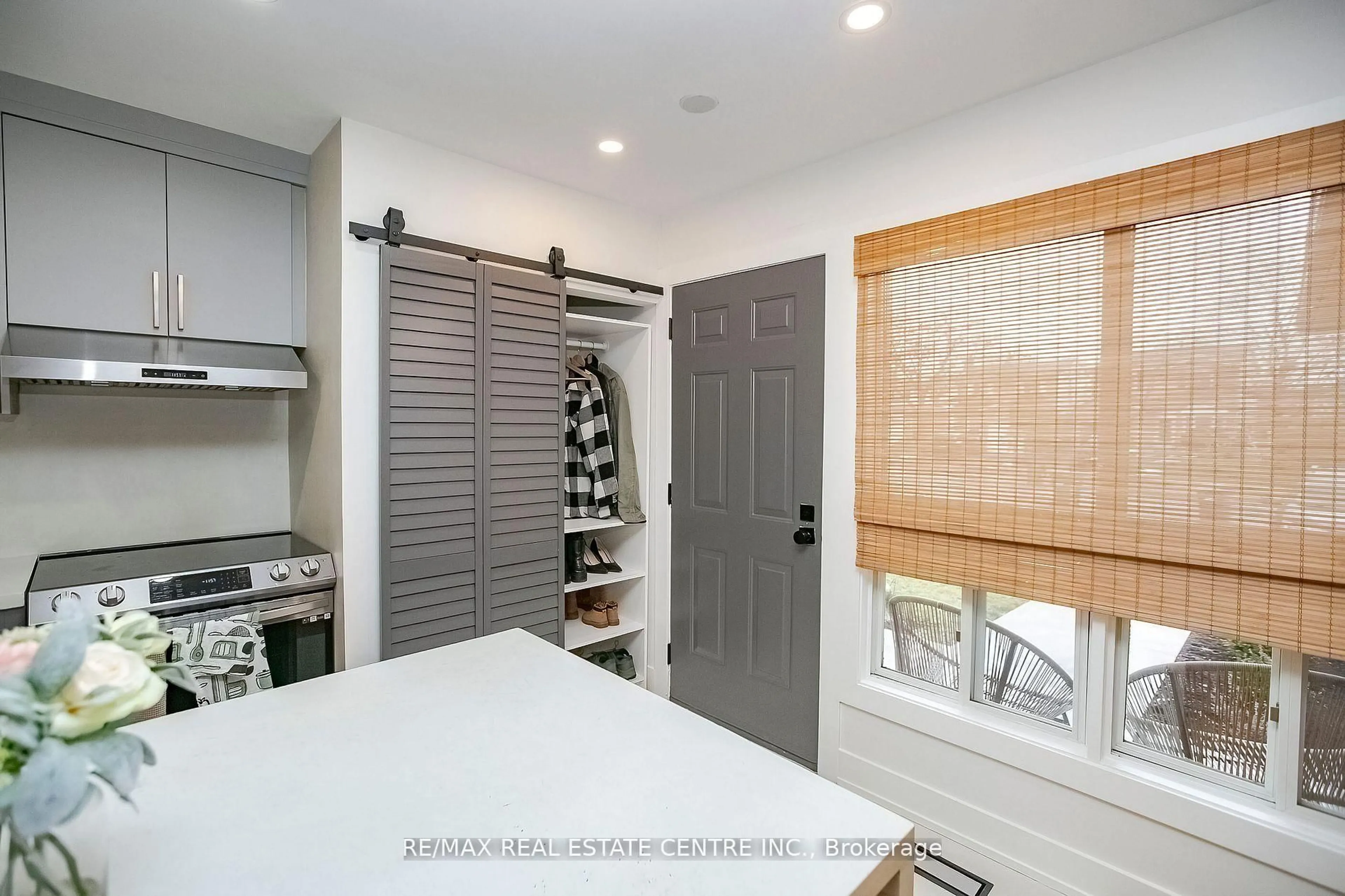 Unknown for 6089 Fullerton Cres, Mississauga Ontario L5N 3A3