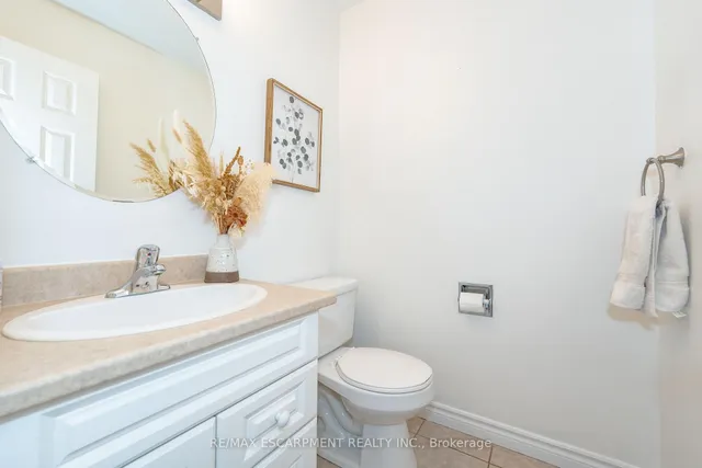 Additional property image - 2485 Newport St