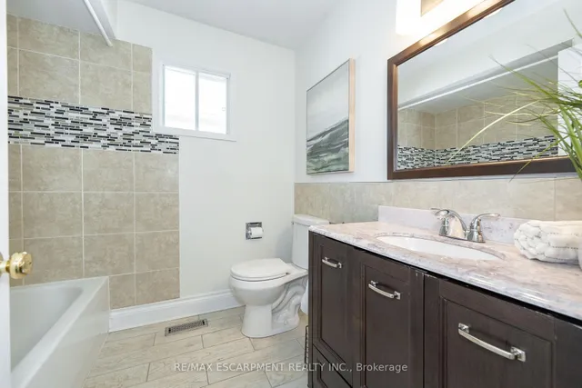 Additional property image - 2485 Newport St