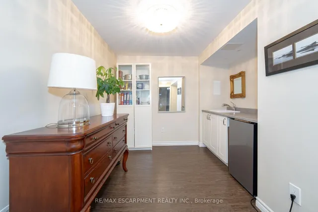 Additional property image - 2485 Newport St