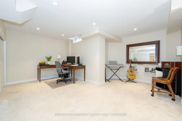 Additional property image - 2485 Newport St