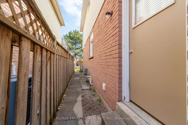 Additional property image - 2485 Newport St