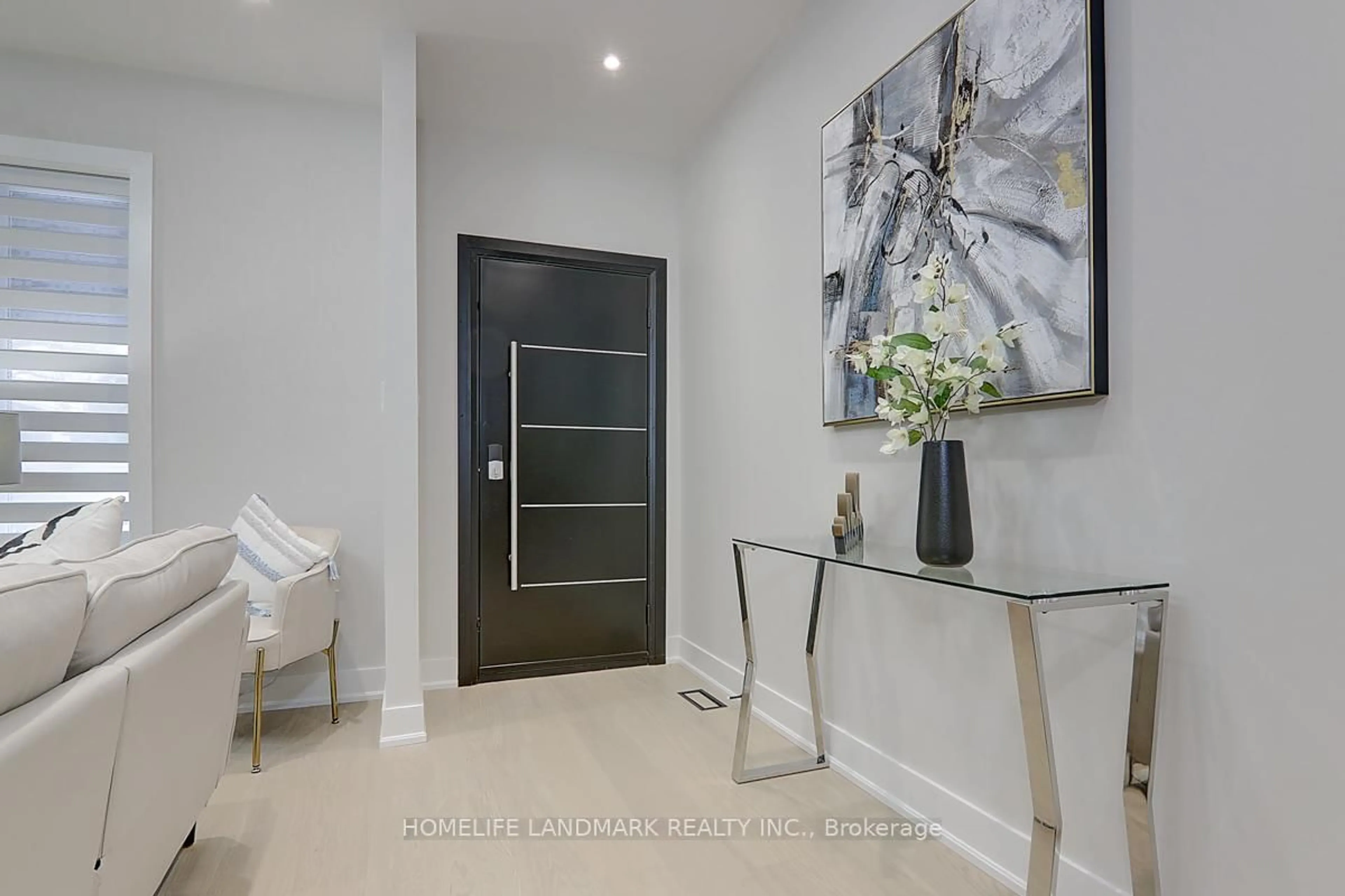 Indoor entryway for 643 Beresford Ave, Toronto Ontario M6S 3C4