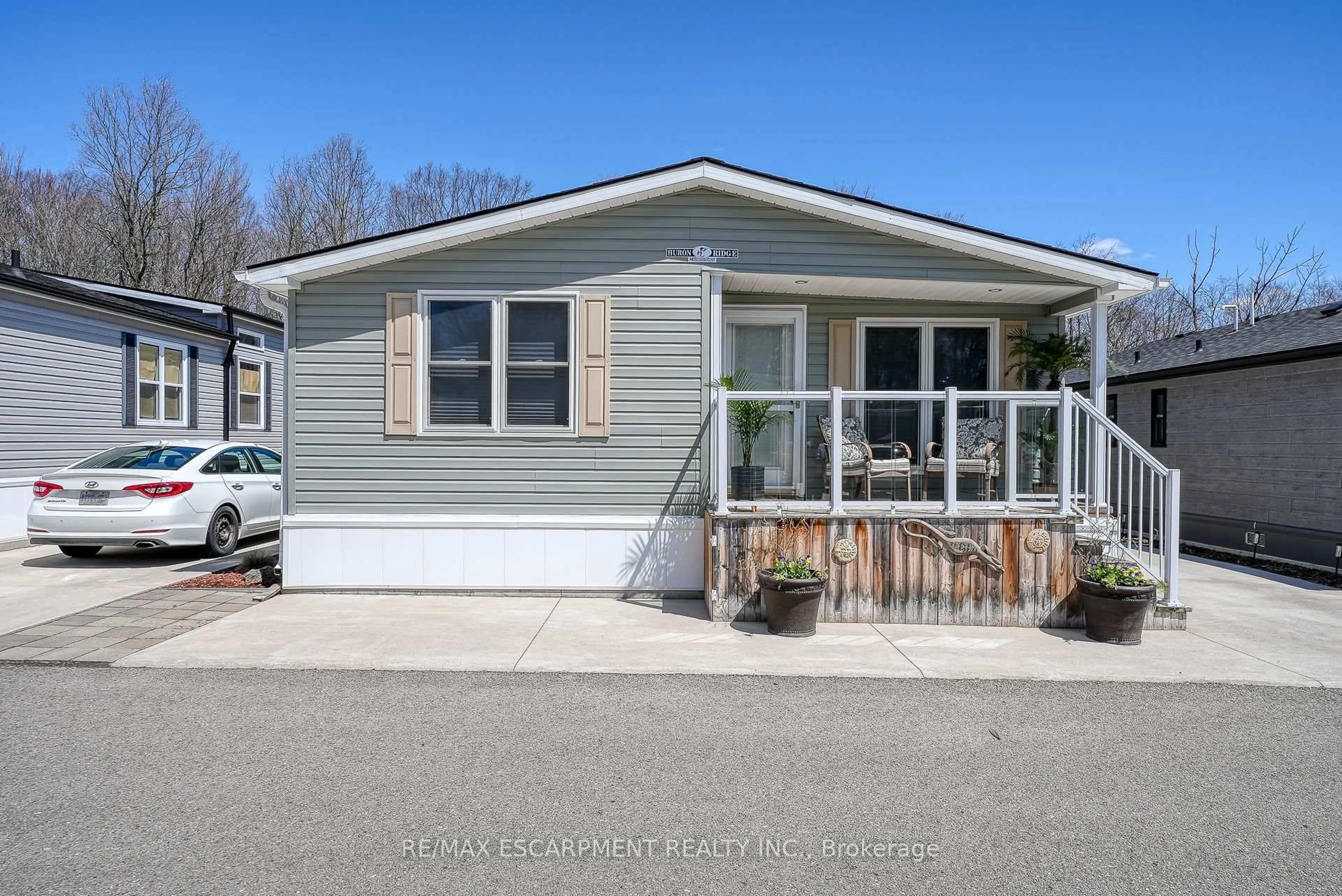 Home with vinyl exterior material, street for 4449 Milburough Line #10 Cedar, Burlington Ontario L7P 0P5