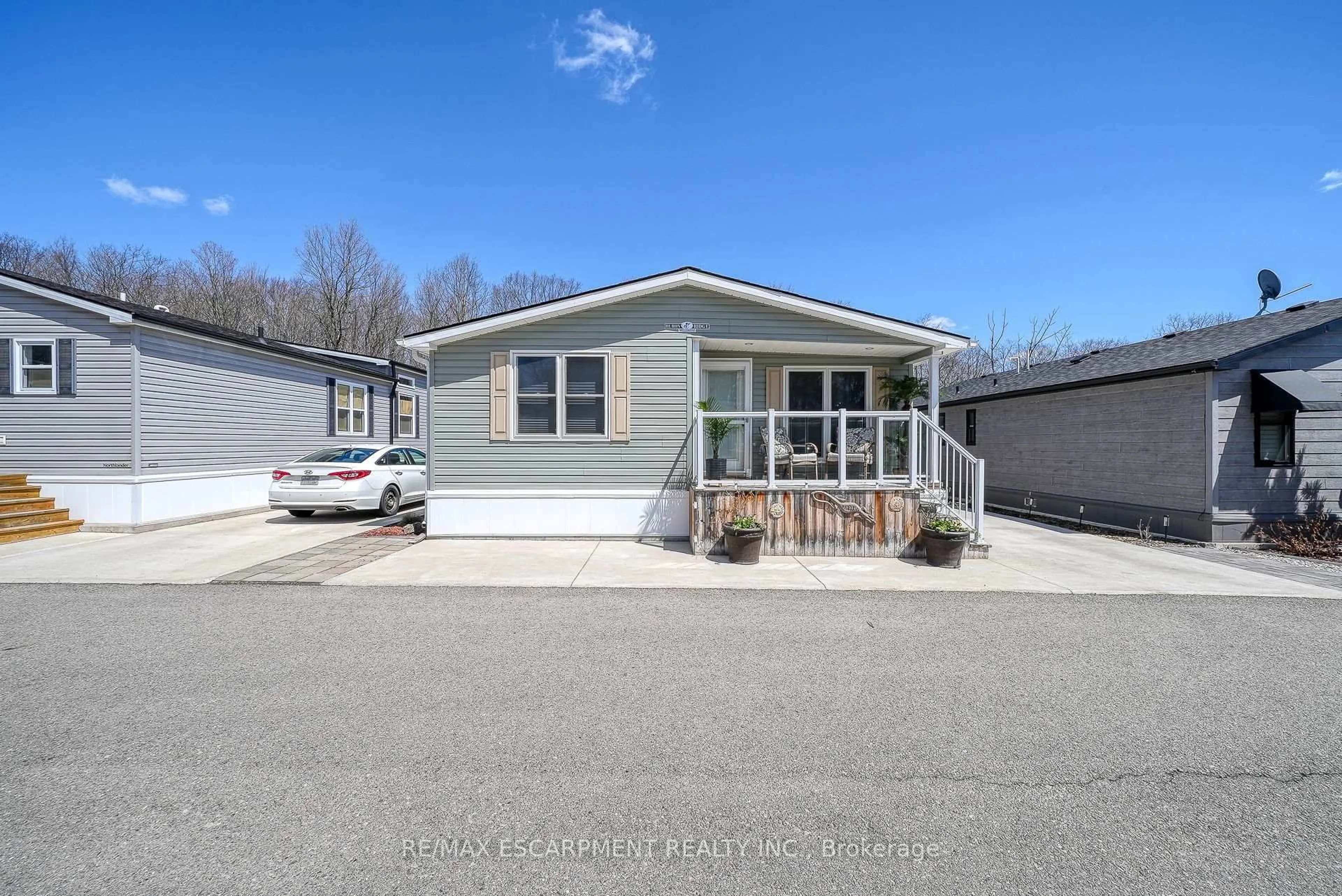 Home with vinyl exterior material, street for 4449 Milburough Line #10 Cedar, Burlington Ontario L7P 0P5