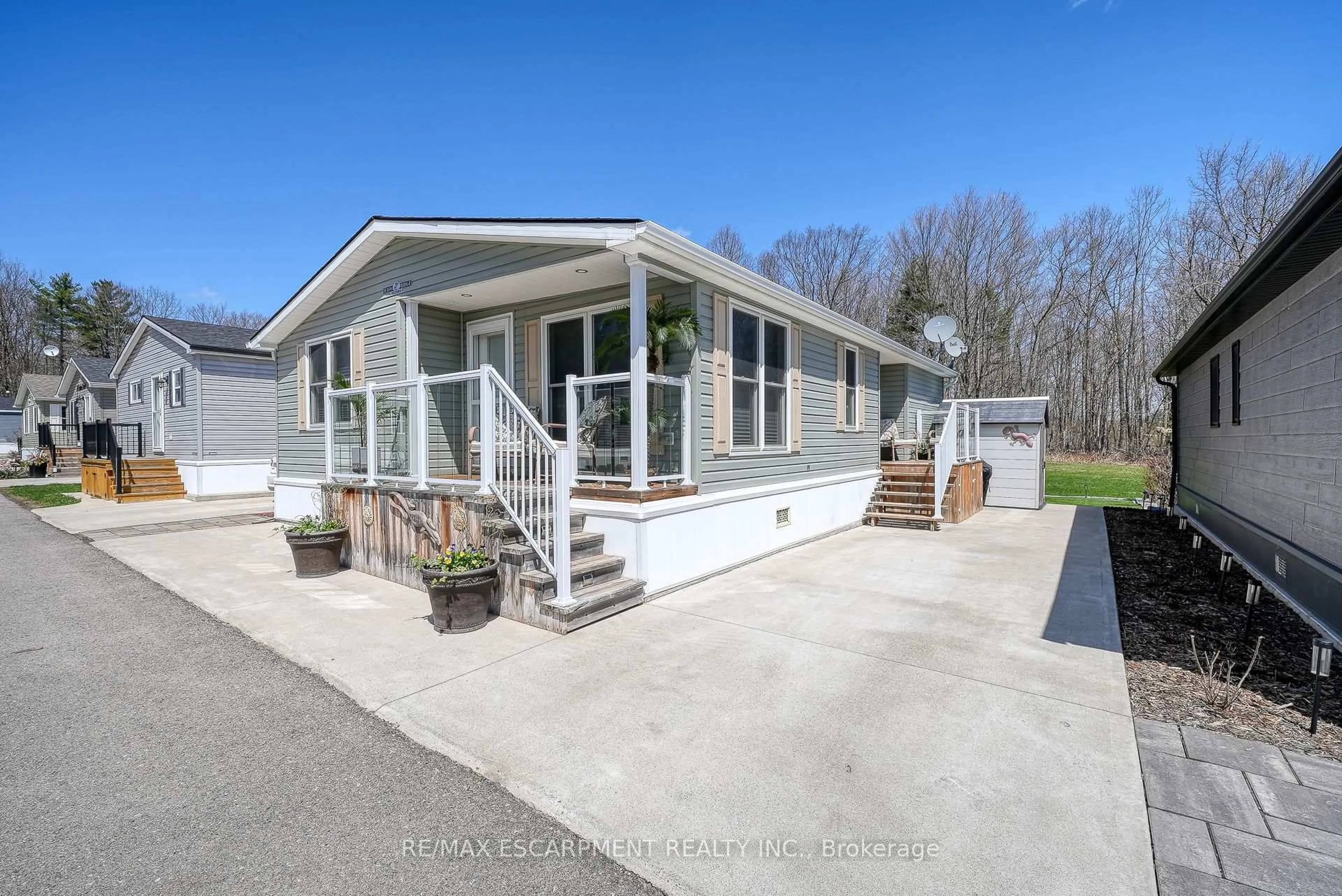 Home with vinyl exterior material, street for 4449 Milburough Line #10 Cedar, Burlington Ontario L7P 0P5