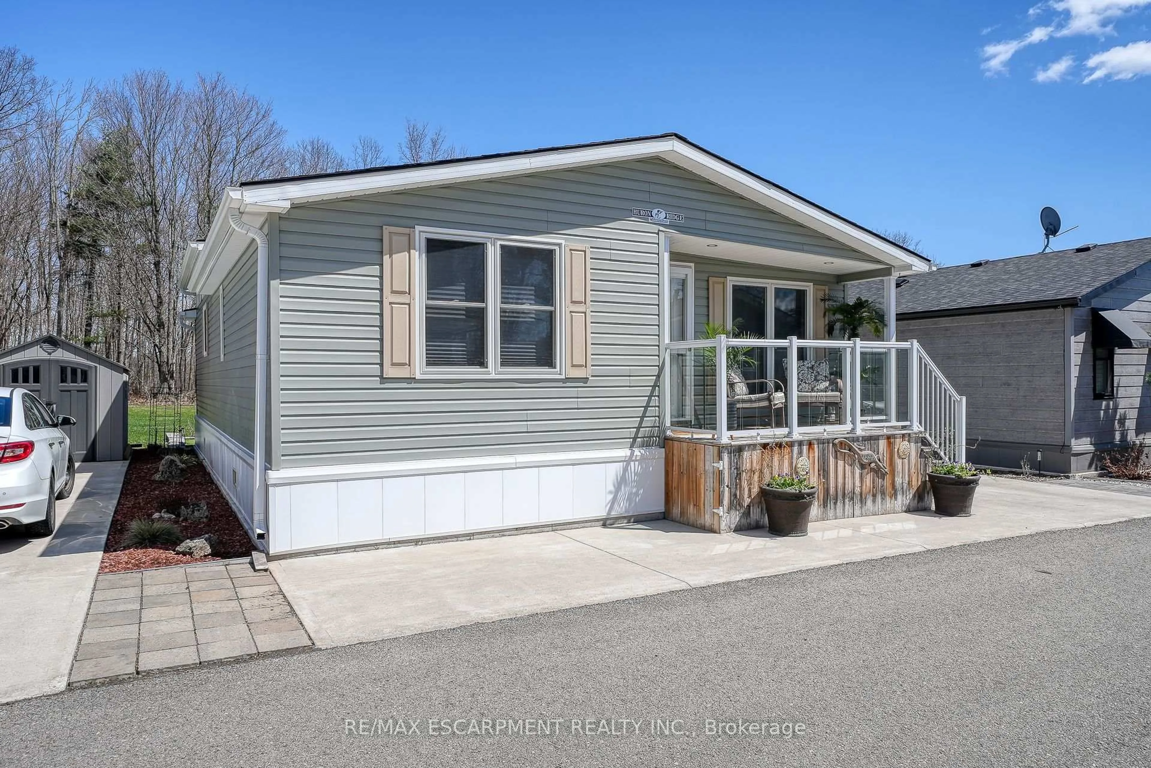 Home with vinyl exterior material, street for 4449 Milburough Line #10 Cedar, Burlington Ontario L7P 0P5