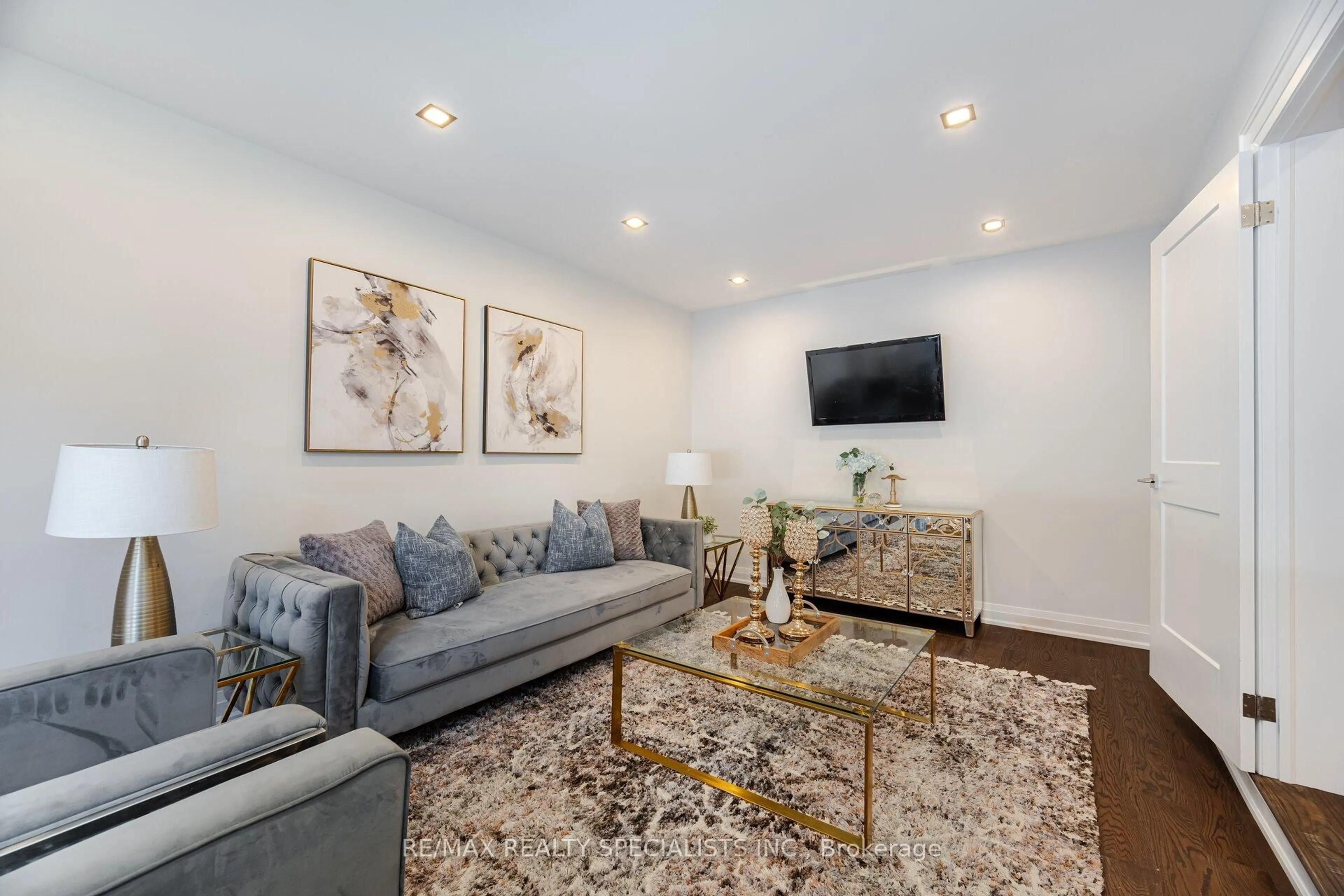 Living room with furniture, unknown for 99 Kenpark Ave, Brampton Ontario L6Z 3K5