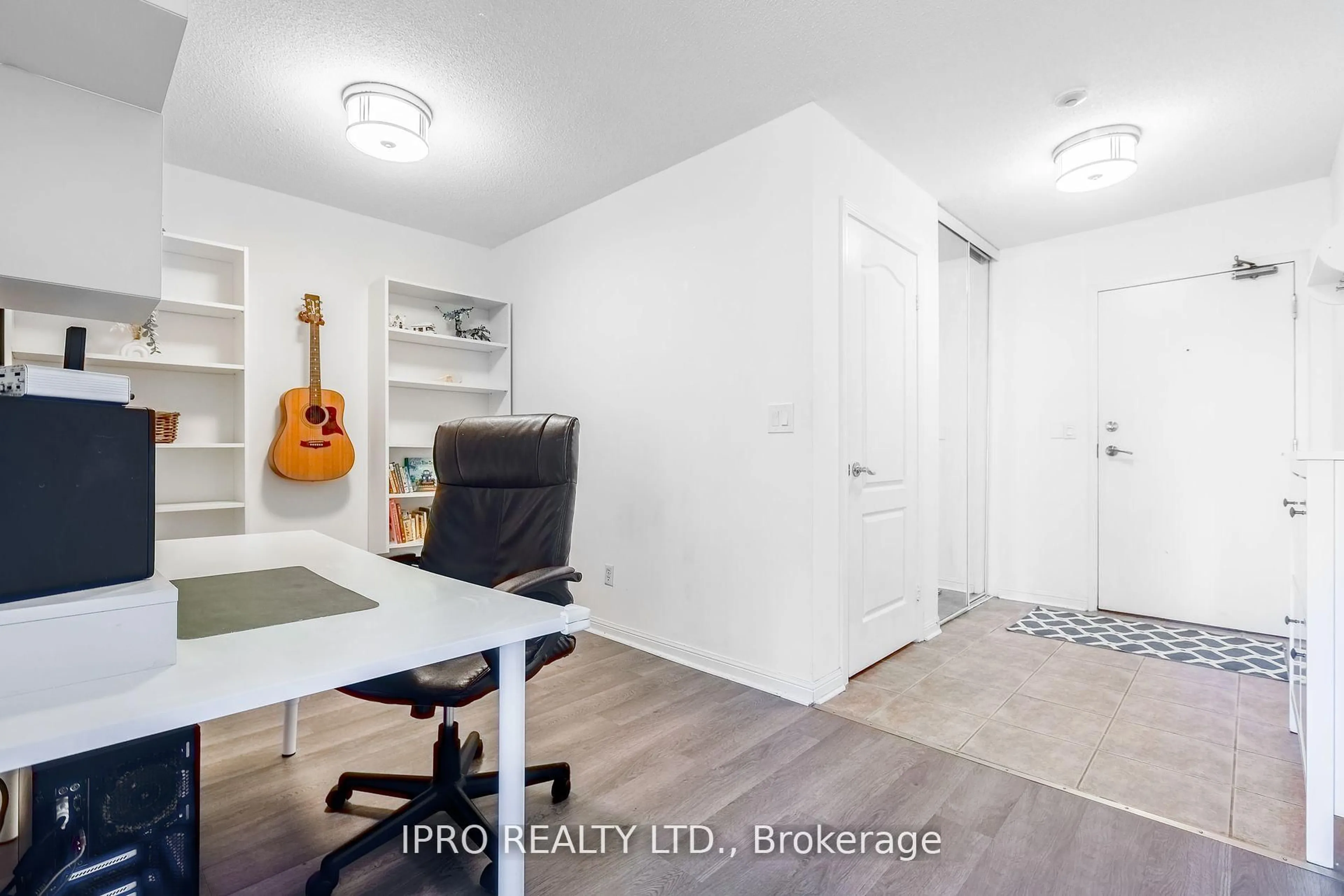 A pic of a room for 1150 Parkwest Pl #503, Mississauga Ontario L5E 3K4