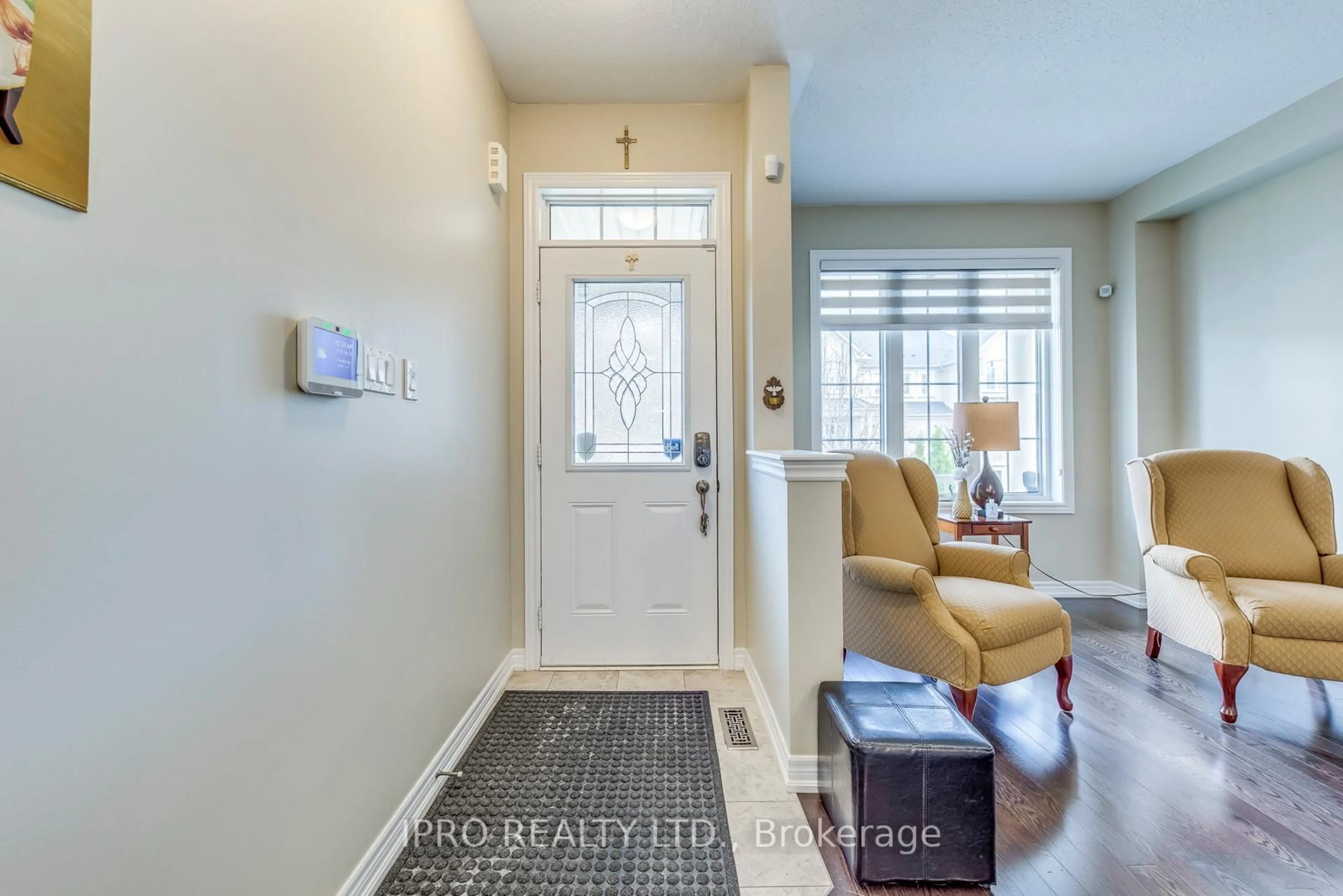 Indoor entryway for 11 Trentonian St, Brampton Ontario L6R 3W2