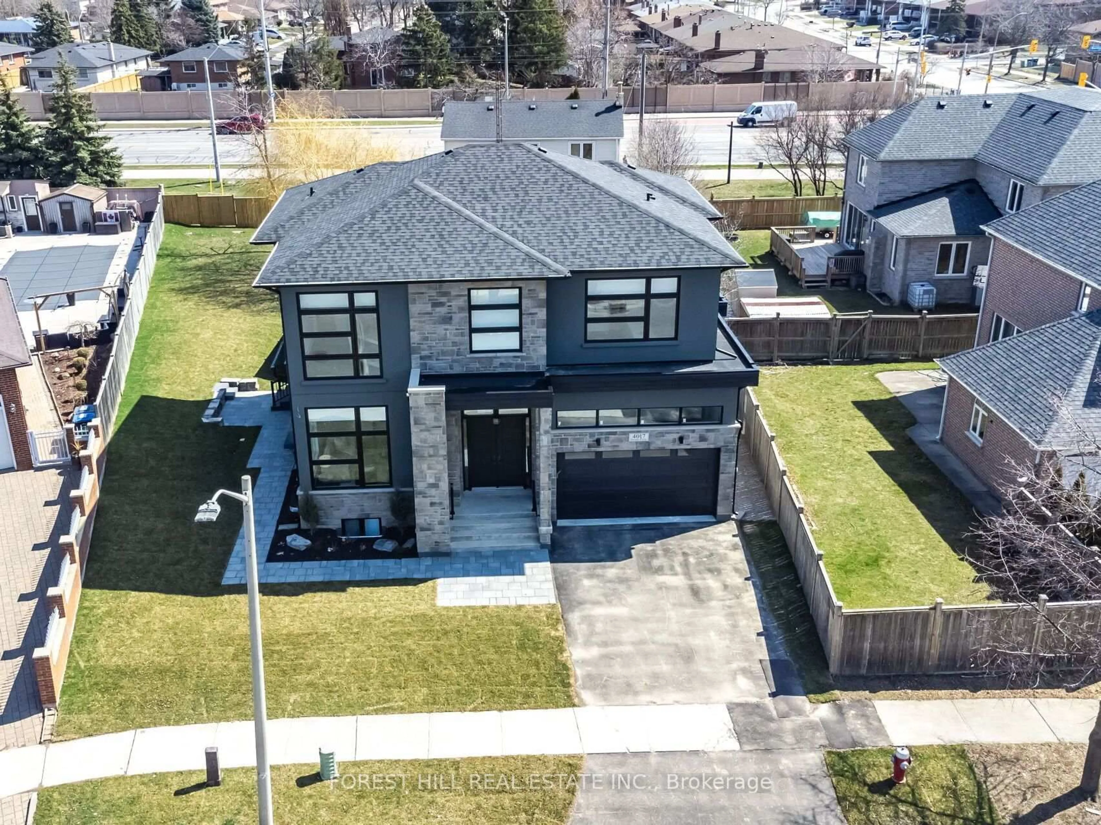 A pic from outside/outdoor area/front of a property/back of a property/a pic from drone, street for 4017 Twine Cres, Mississauga Ontario L4Z 1E8