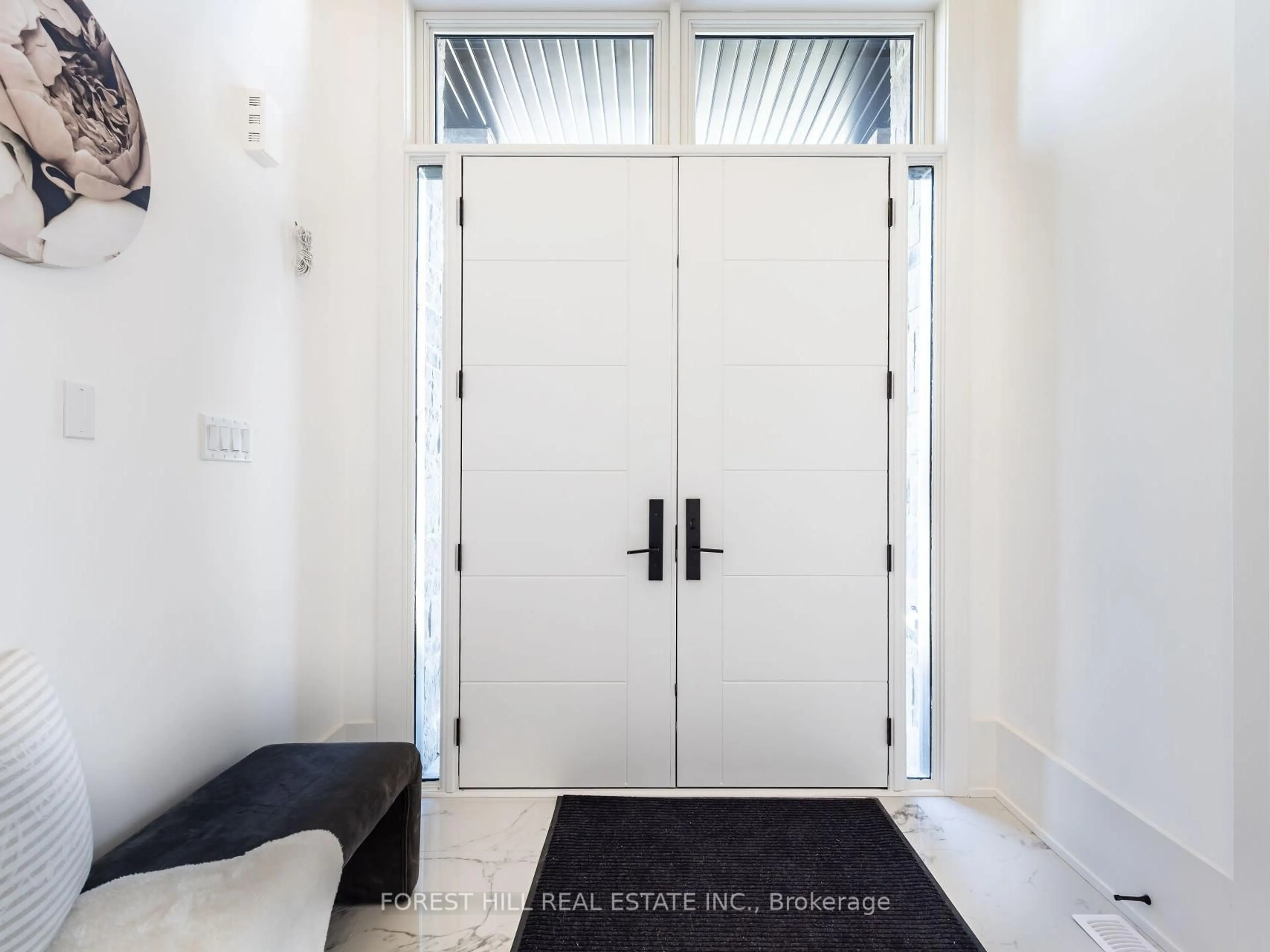 Indoor entryway for 4017 Twine Cres, Mississauga Ontario L4Z 1E8