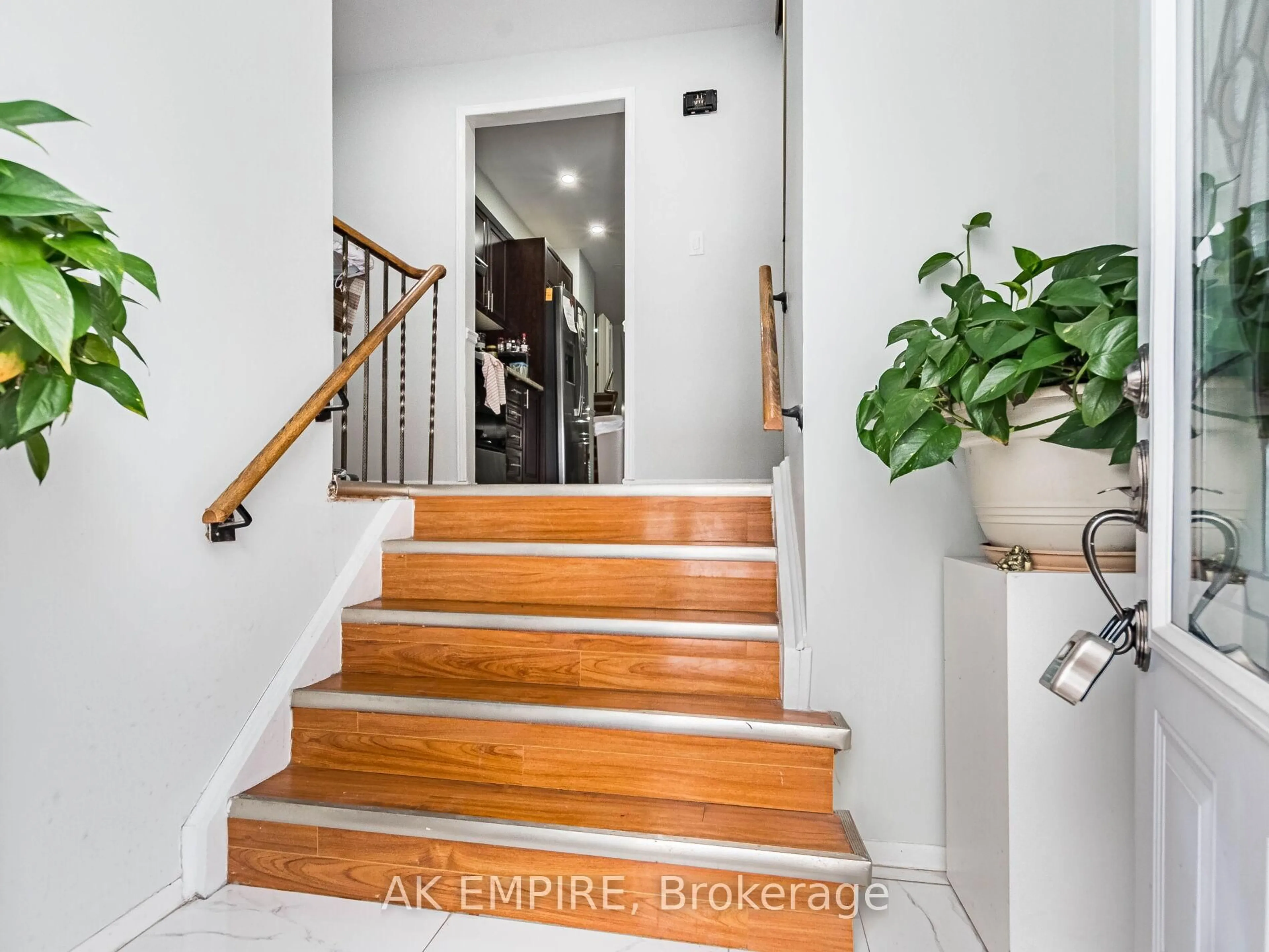 Indoor entryway for 13 Foxacre Row, Brampton Ontario L6V 3V7