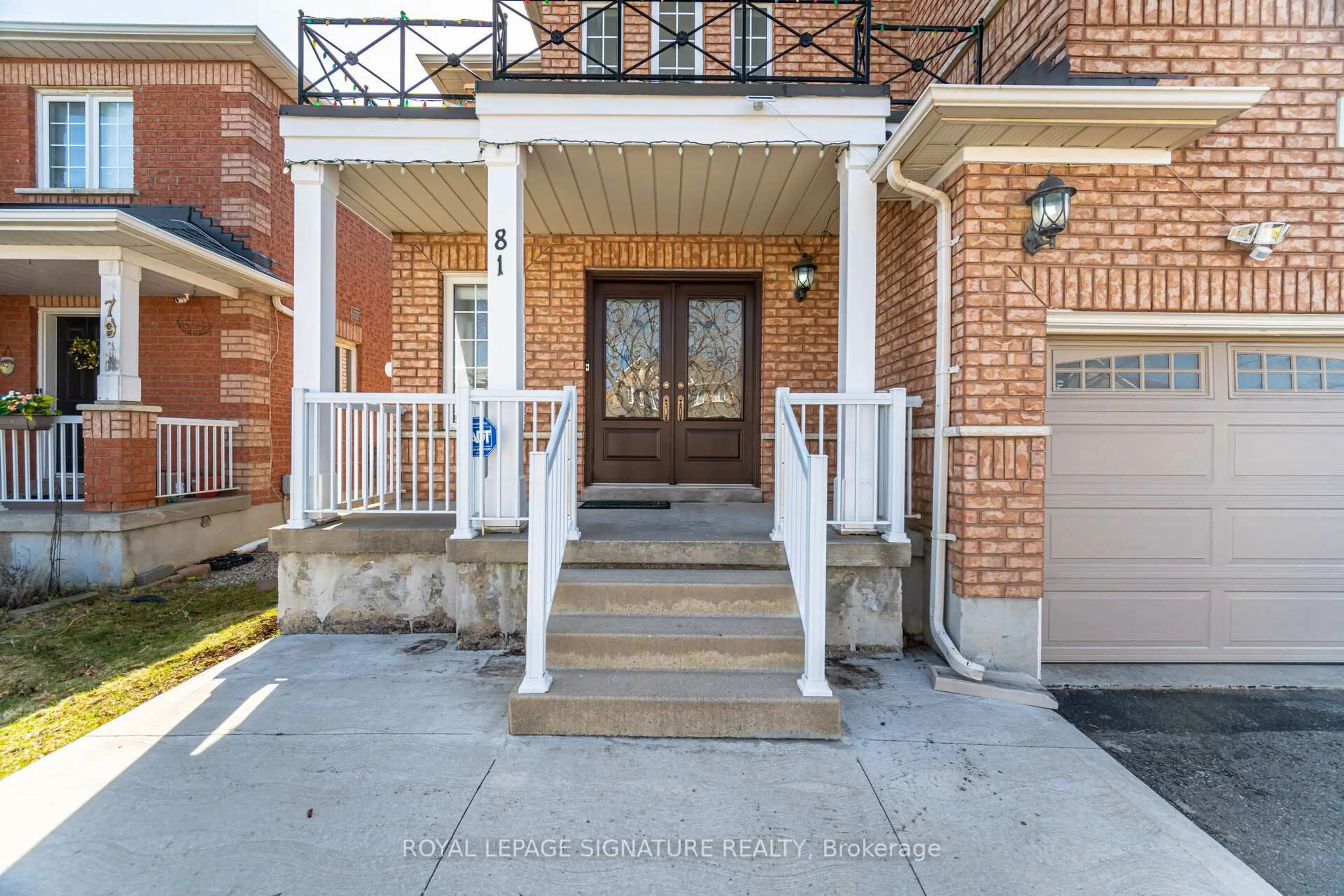 Indoor entryway for 81 Farthingale Cres, Brampton Ontario L7A 1W7
