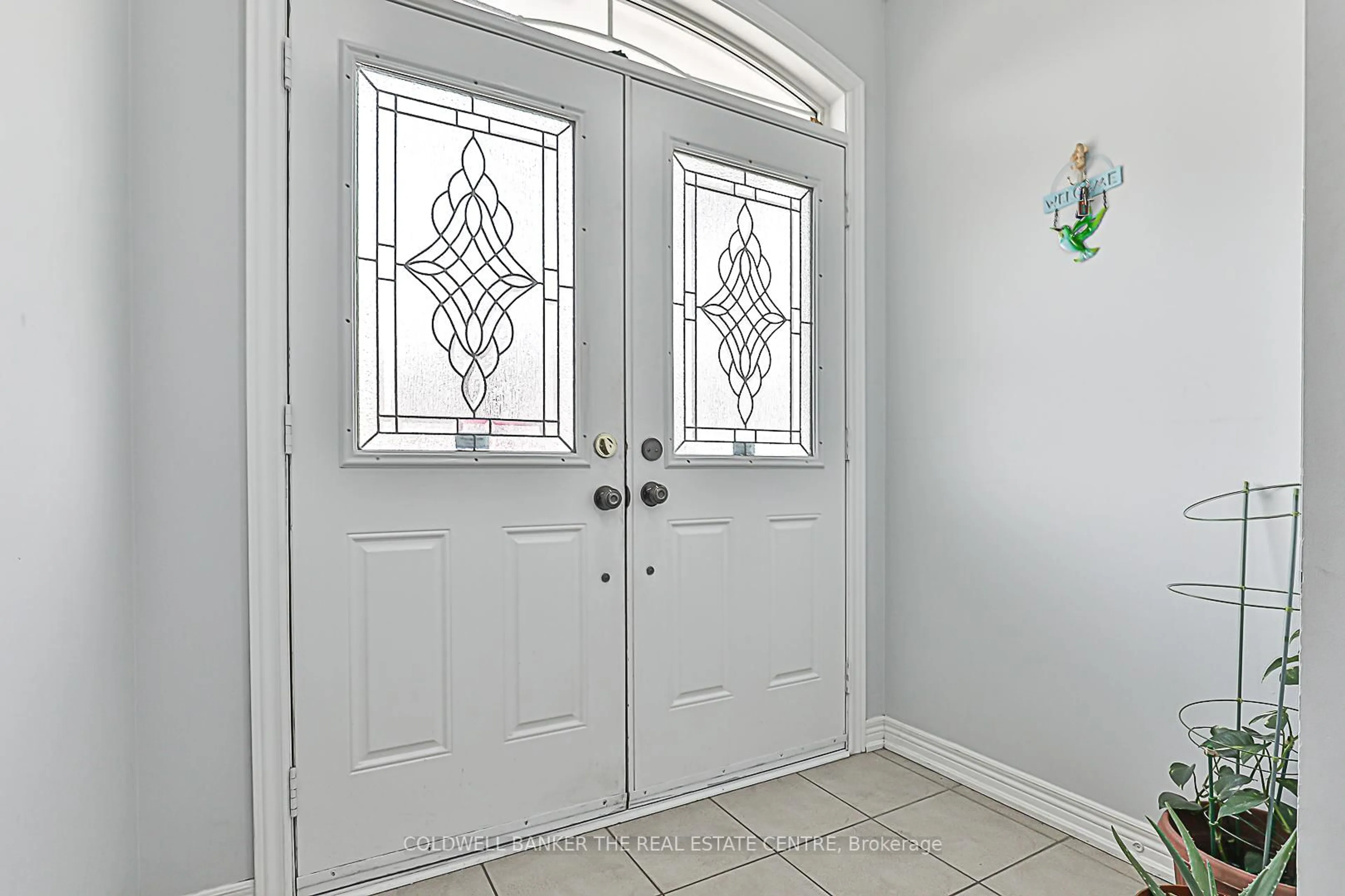 Indoor entryway for 43 Crystalview Cres, Brampton Ontario L6P 2R7