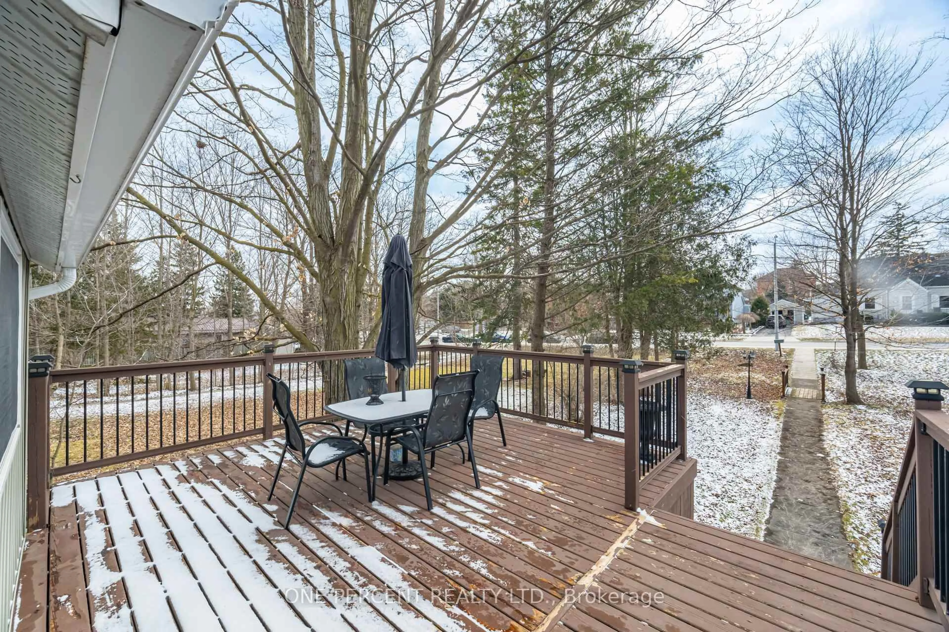 Patio, forest/trees view for 7 Second Ave, Orangeville Ontario L9W 1H4