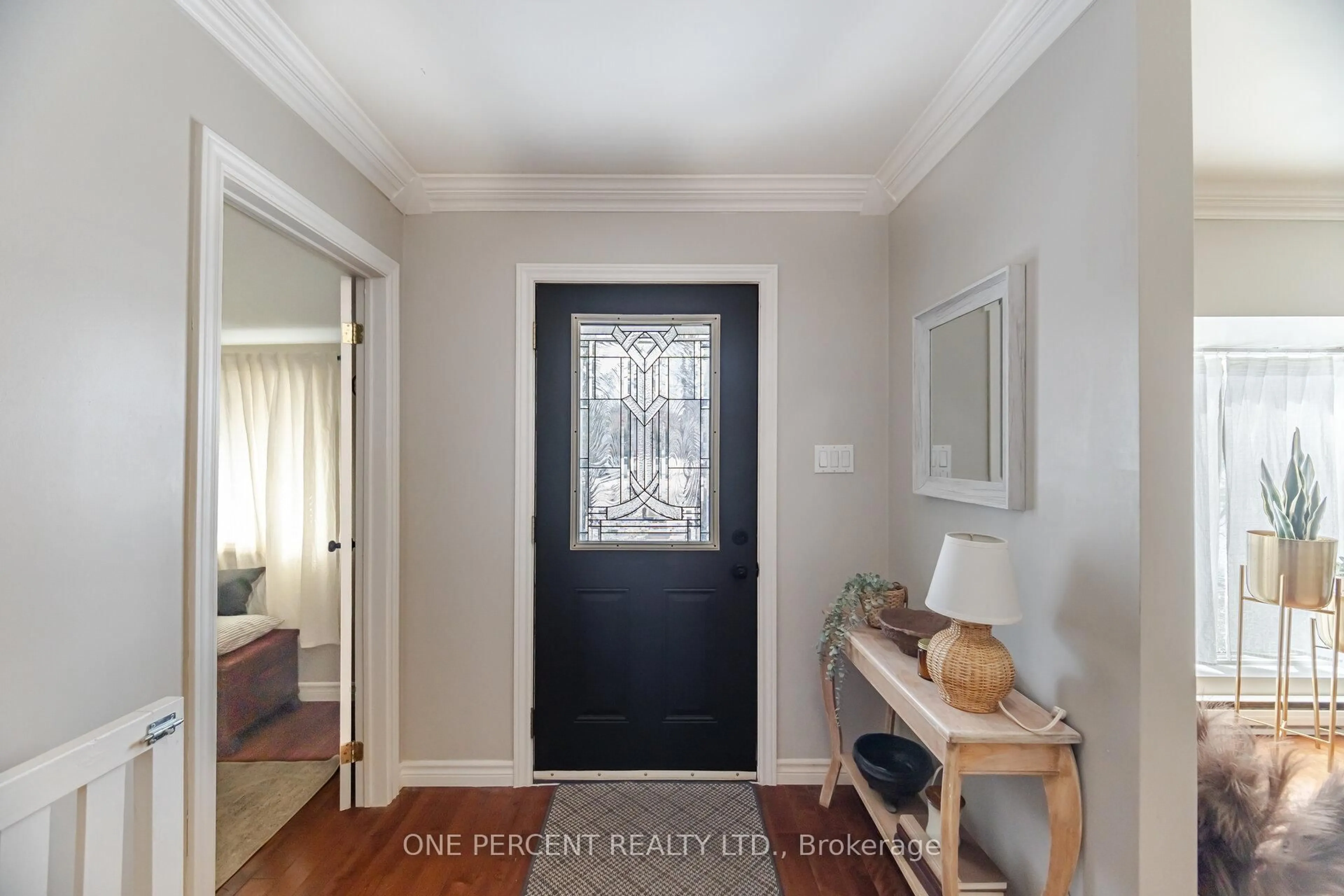 Indoor entryway for 7 Second Ave, Orangeville Ontario L9W 1H4