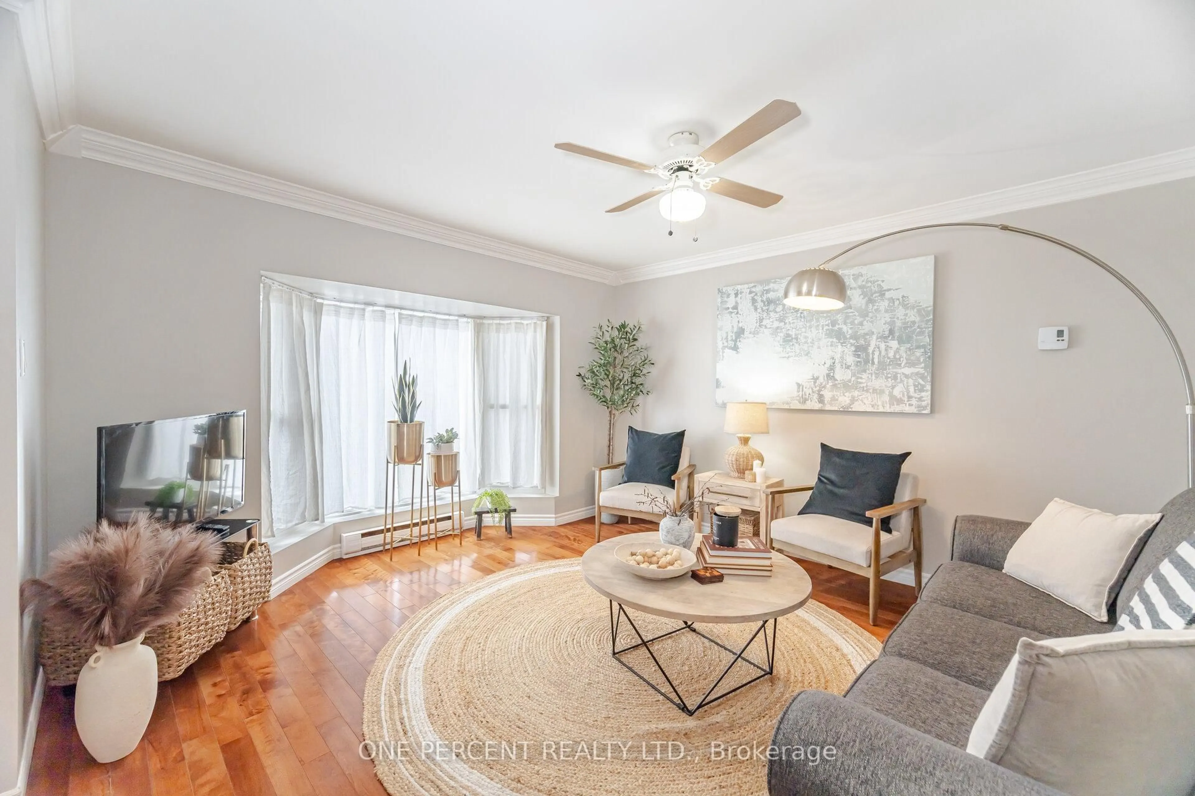 Living room with furniture, unknown for 7 Second Ave, Orangeville Ontario L9W 1H4
