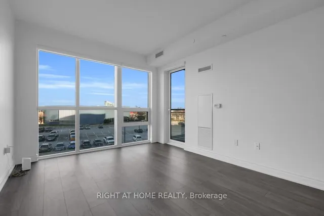 Additional property image - 1050 Main St Unit 312