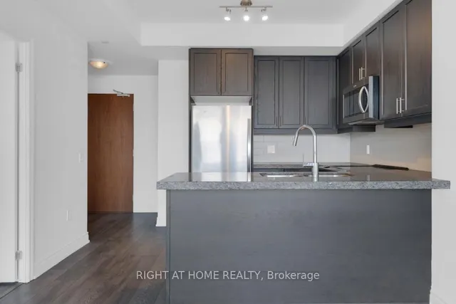 Additional property image - 1050 Main St Unit 312