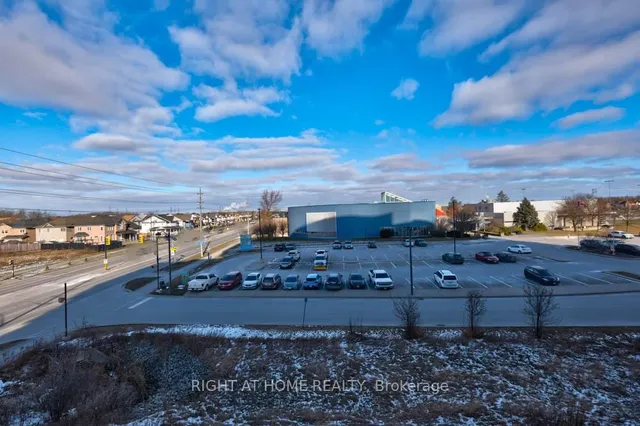 Additional property image - 1050 Main St Unit 312