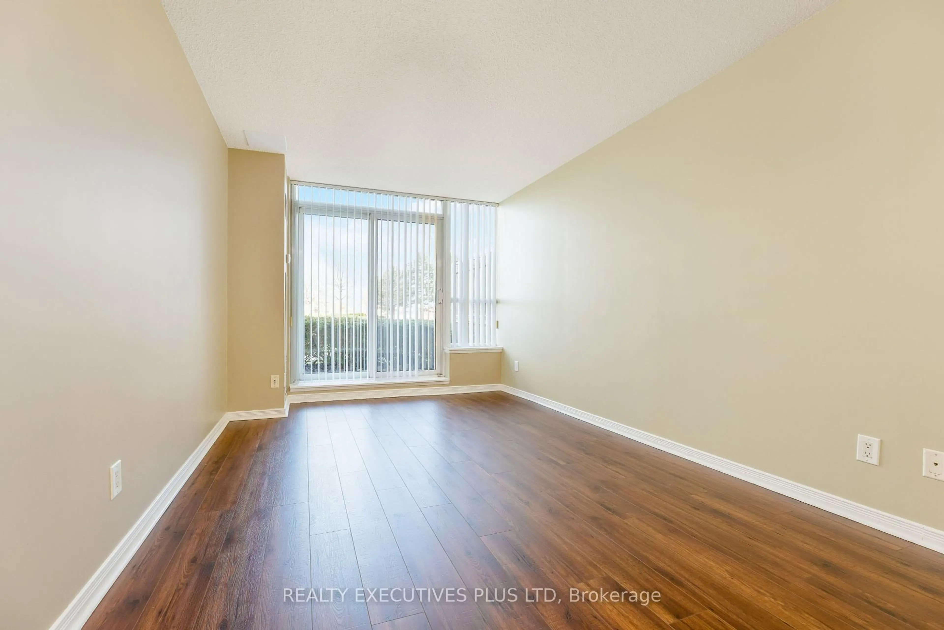 A pic of a room for 4879 Kimbermount Ave #110, Mississauga Ontario L5M 7K8