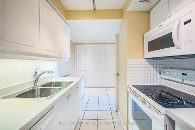 Additional property image - 1333 Bloor St Unit PH11