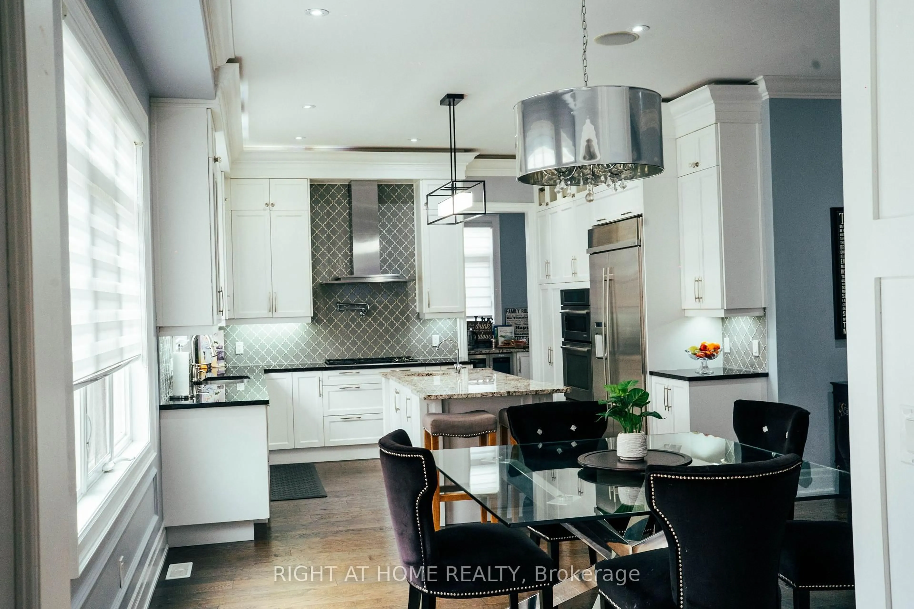 Contemporary kitchen, ceramic/tile floor for 11 Fairmont Clse, Brampton Ontario L6Y 2Y3