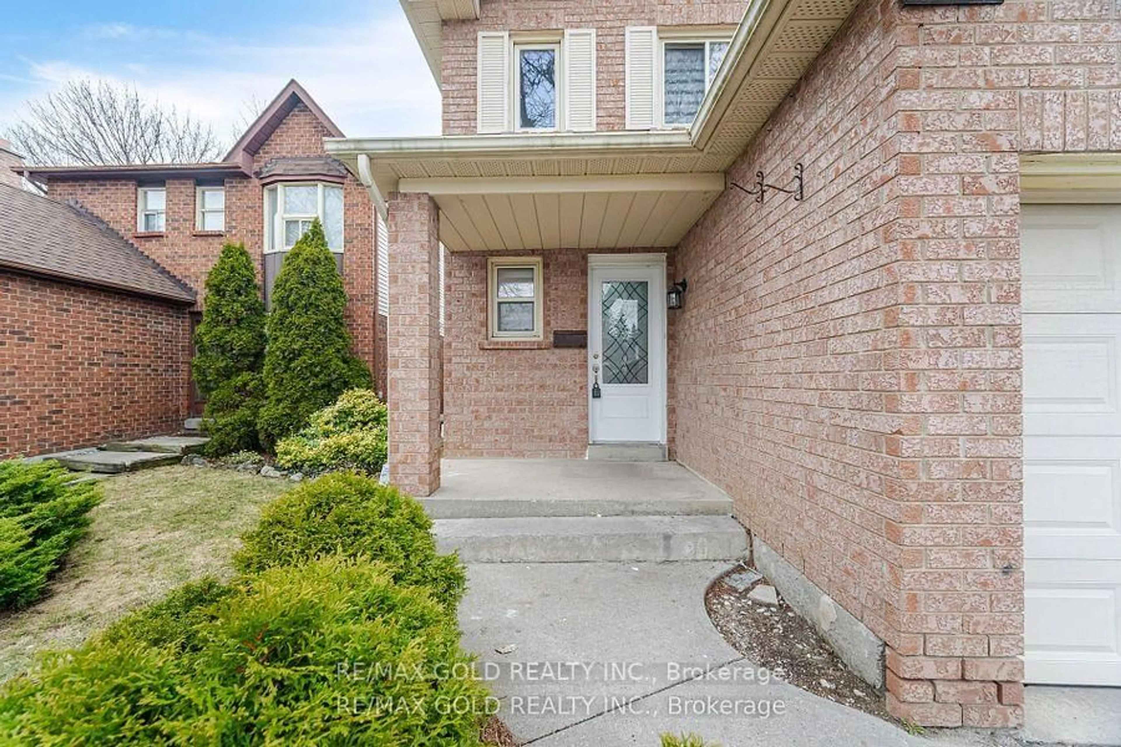 Home with brick exterior material, street for 58 Oleander Cres, Brampton Ontario L6Z 2C2