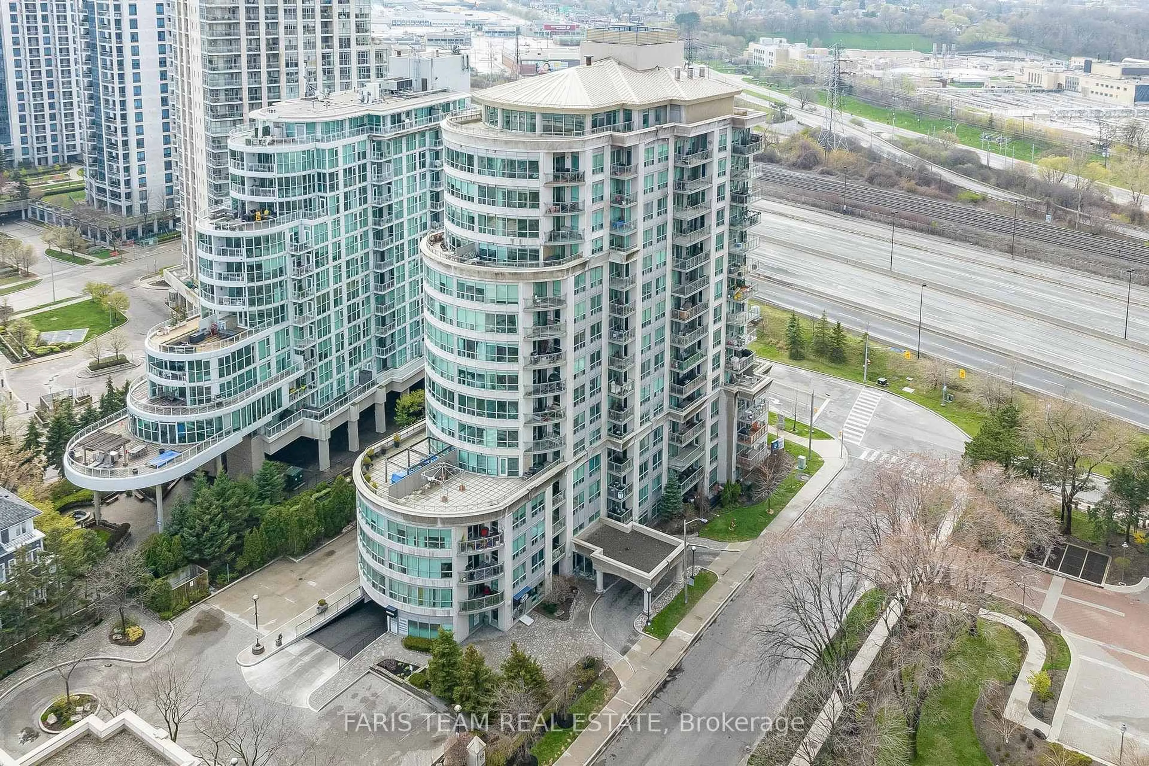 A pic from outside/outdoor area/front of a property/back of a property/a pic from drone, city buildings view from balcony for 88 Palace Pier Crt #806, Toronto Ontario M8V 4C2