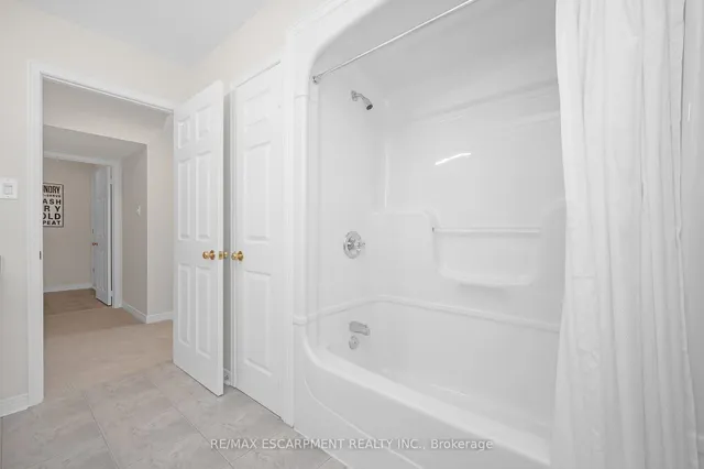 Additional property image - 4275 Millcroft Park Dr Unit 10