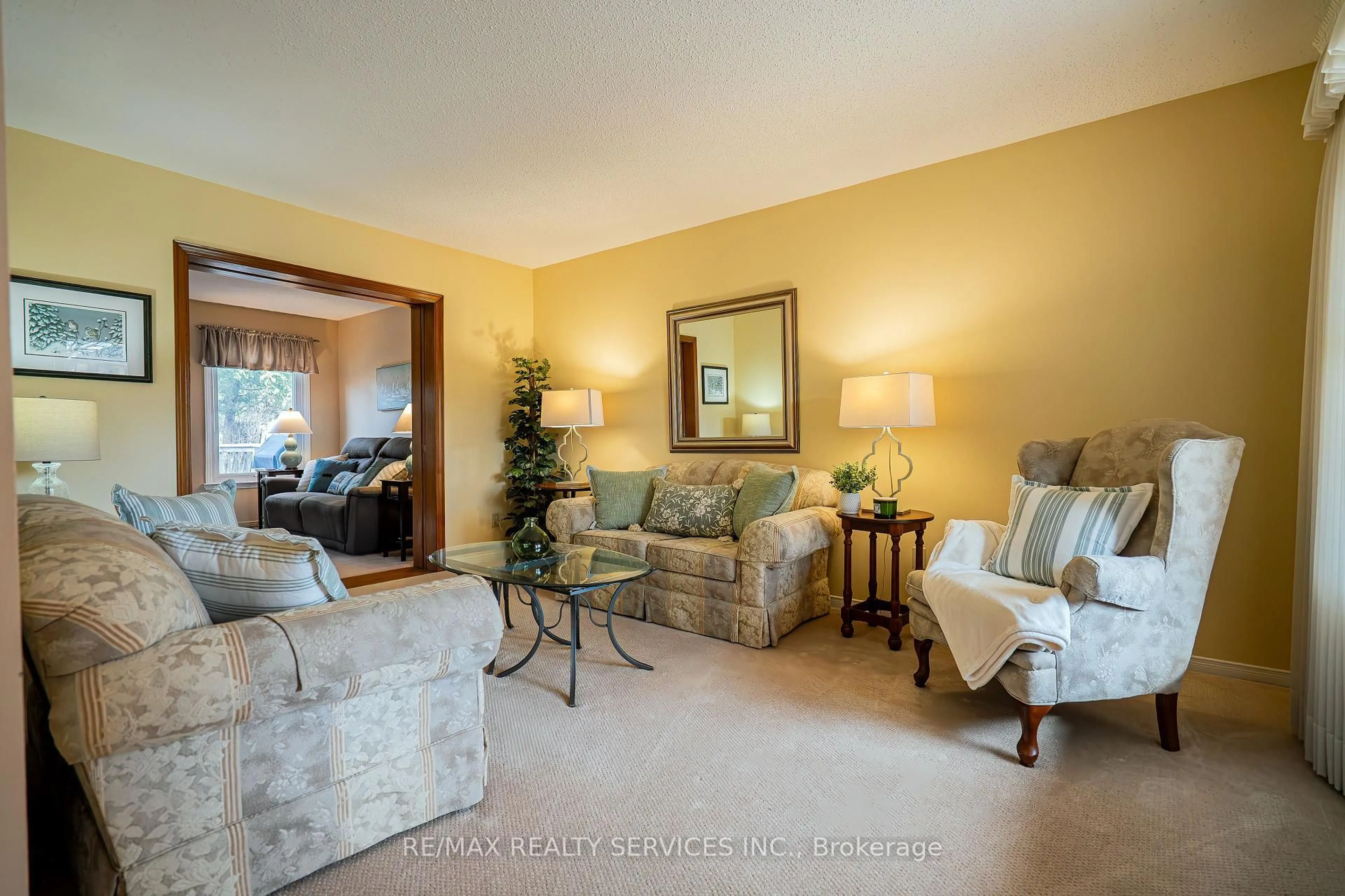 Living room with furniture, unknown for 18 Nuttall St, Brampton Ontario L6S 4W3