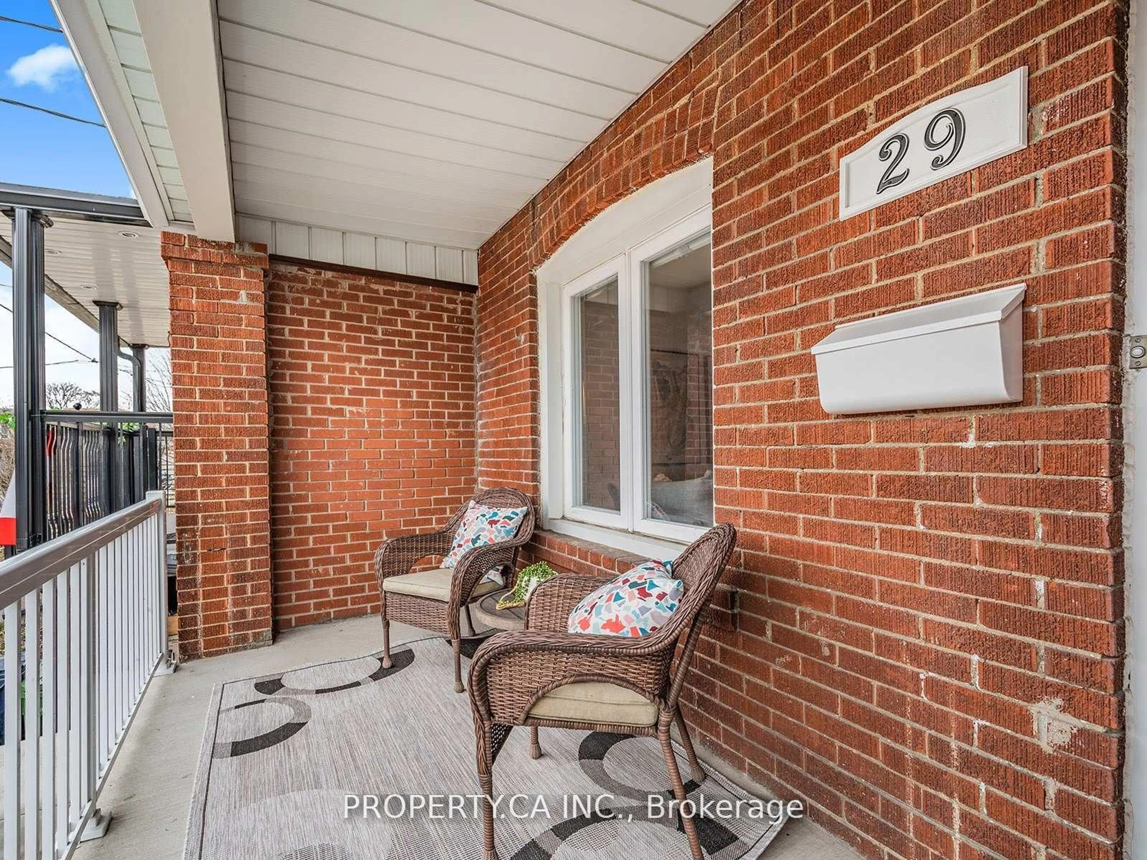Unknown for 29 Gilbert Ave, Toronto Ontario M6E 4W2
