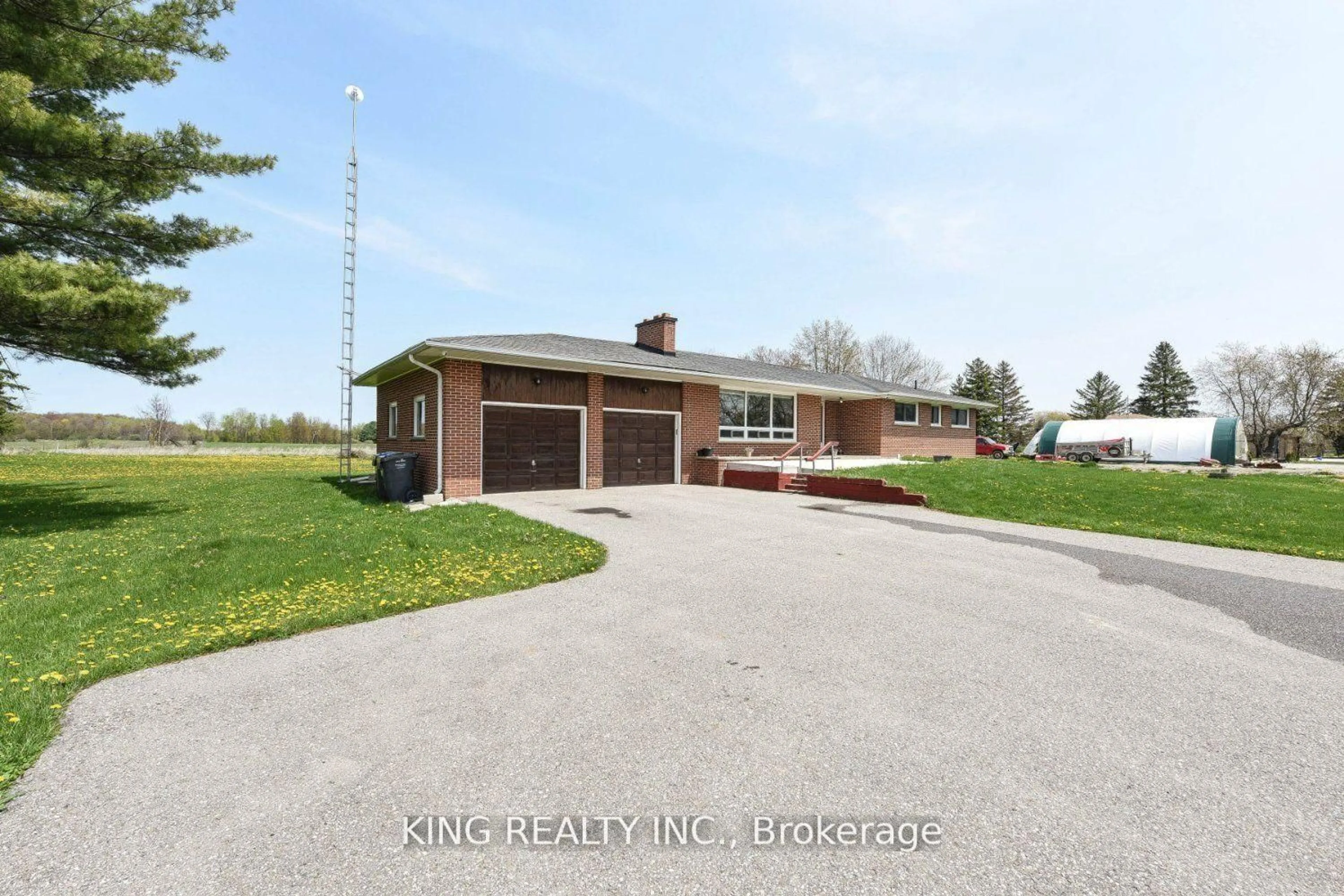 Home with brick exterior material, unknown for 14771 Dixie Rd, Caledon Ontario L7C 2M9