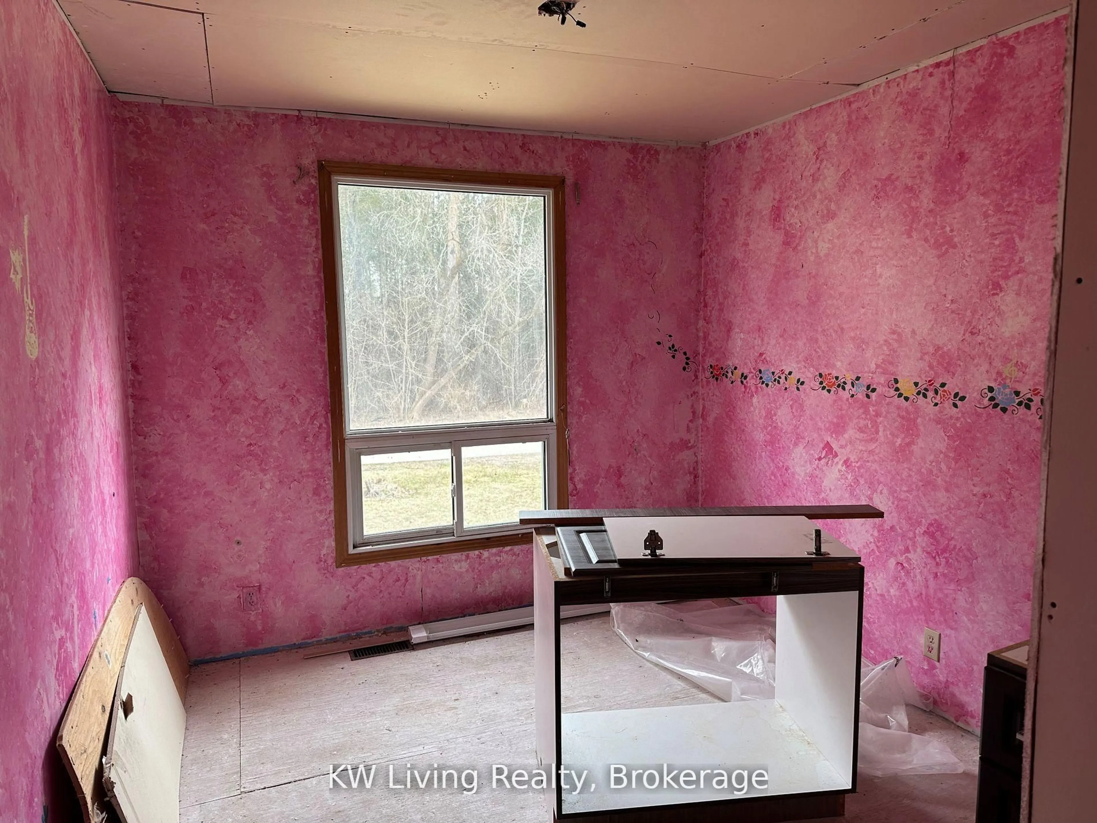 A pic of a room for 50 Cardwell St, Caledon Ontario L0N 1A0