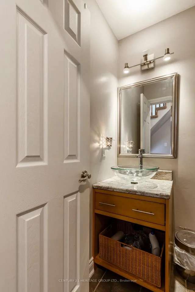 Additional property image - 2202 PEMBROKE Crt