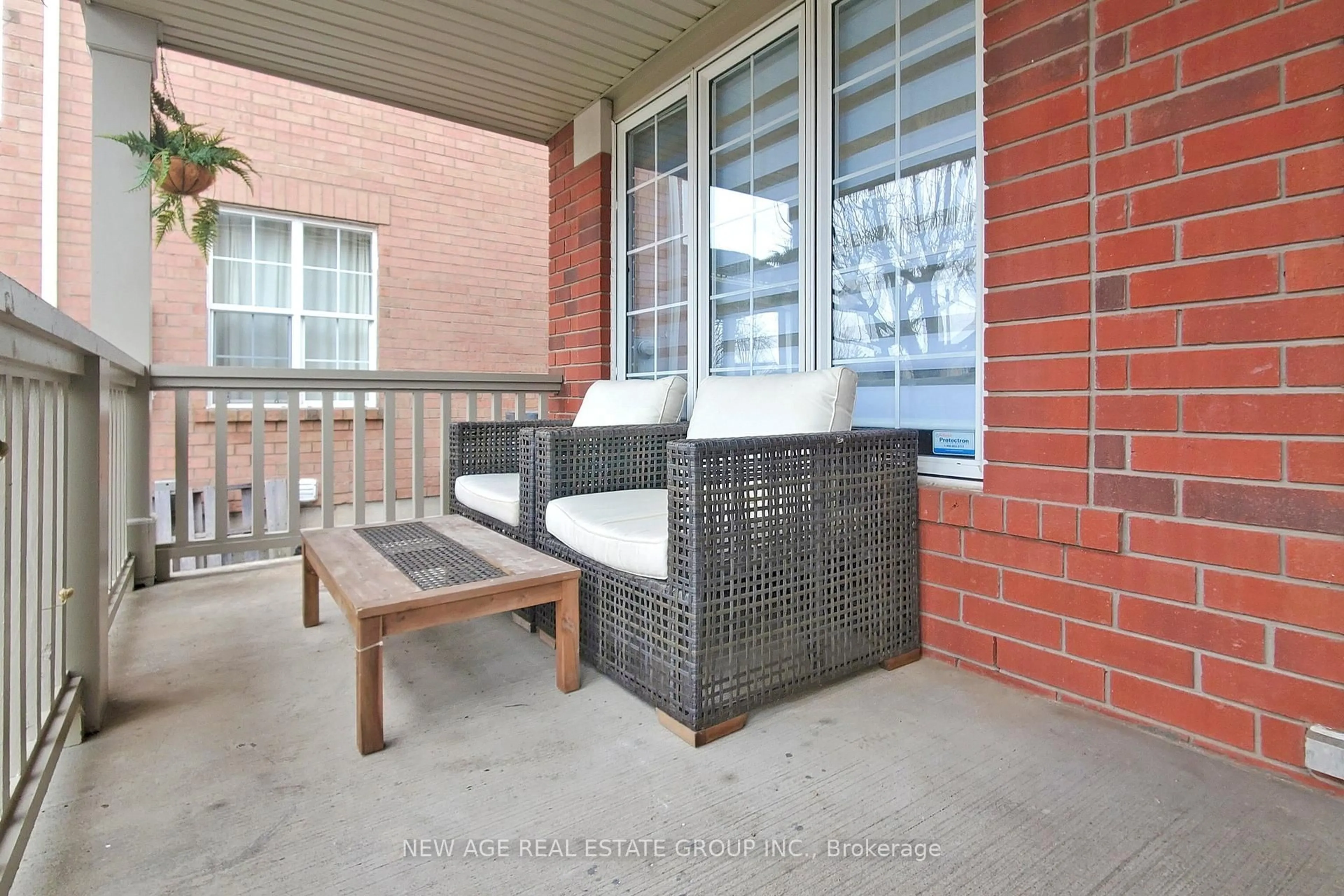 Patio, street for 1506 Harwood Dr, Milton Ontario L9T 5K3