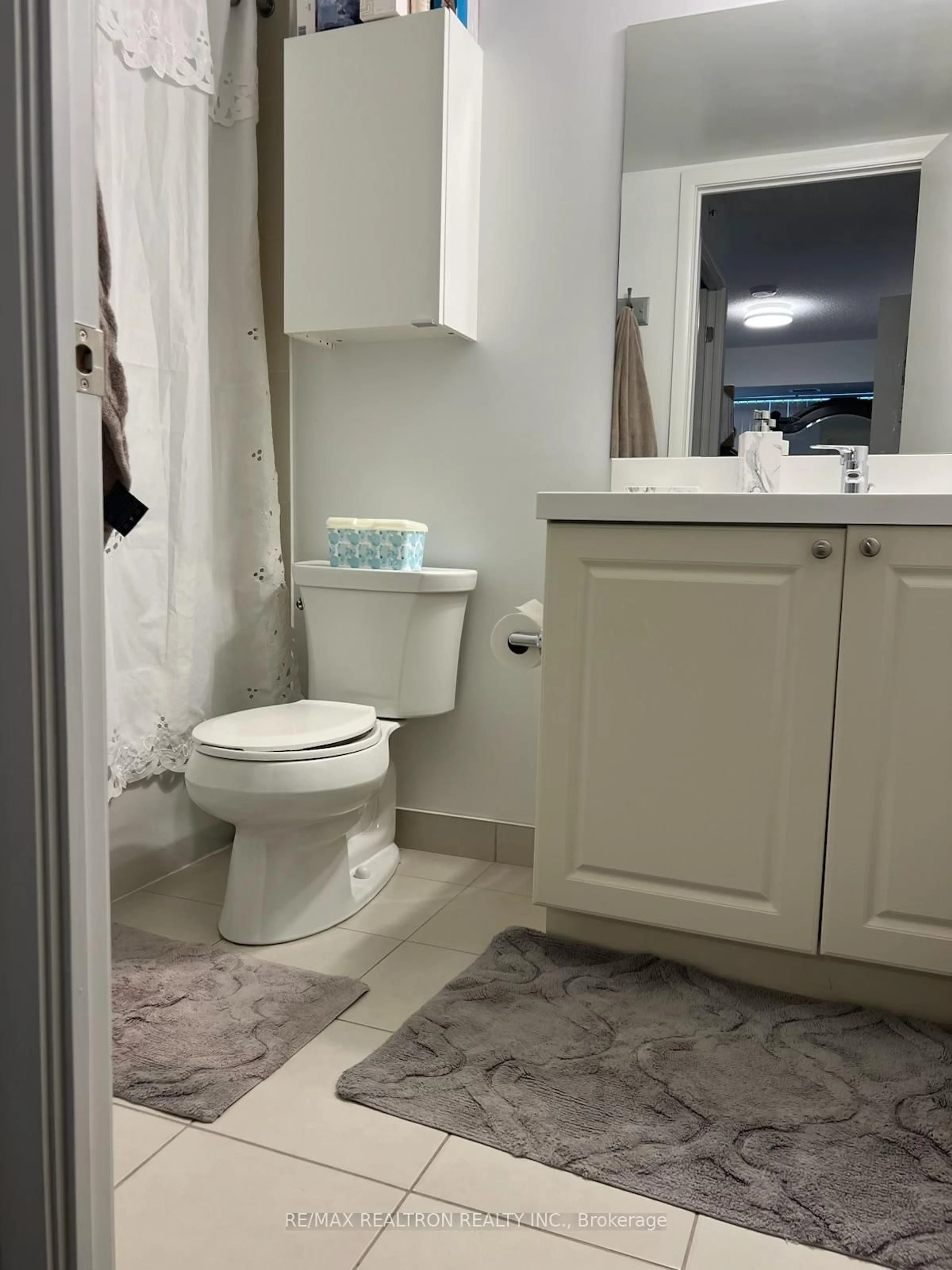 Standard bathroom, unknown for 830 Lawrence Ave #917, Toronto Ontario M6A 0A2