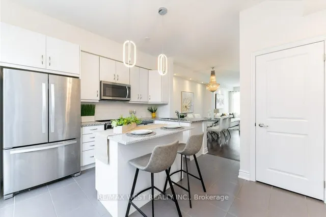 Additional property image - 2172 Trafalgar Rd Unit 19
